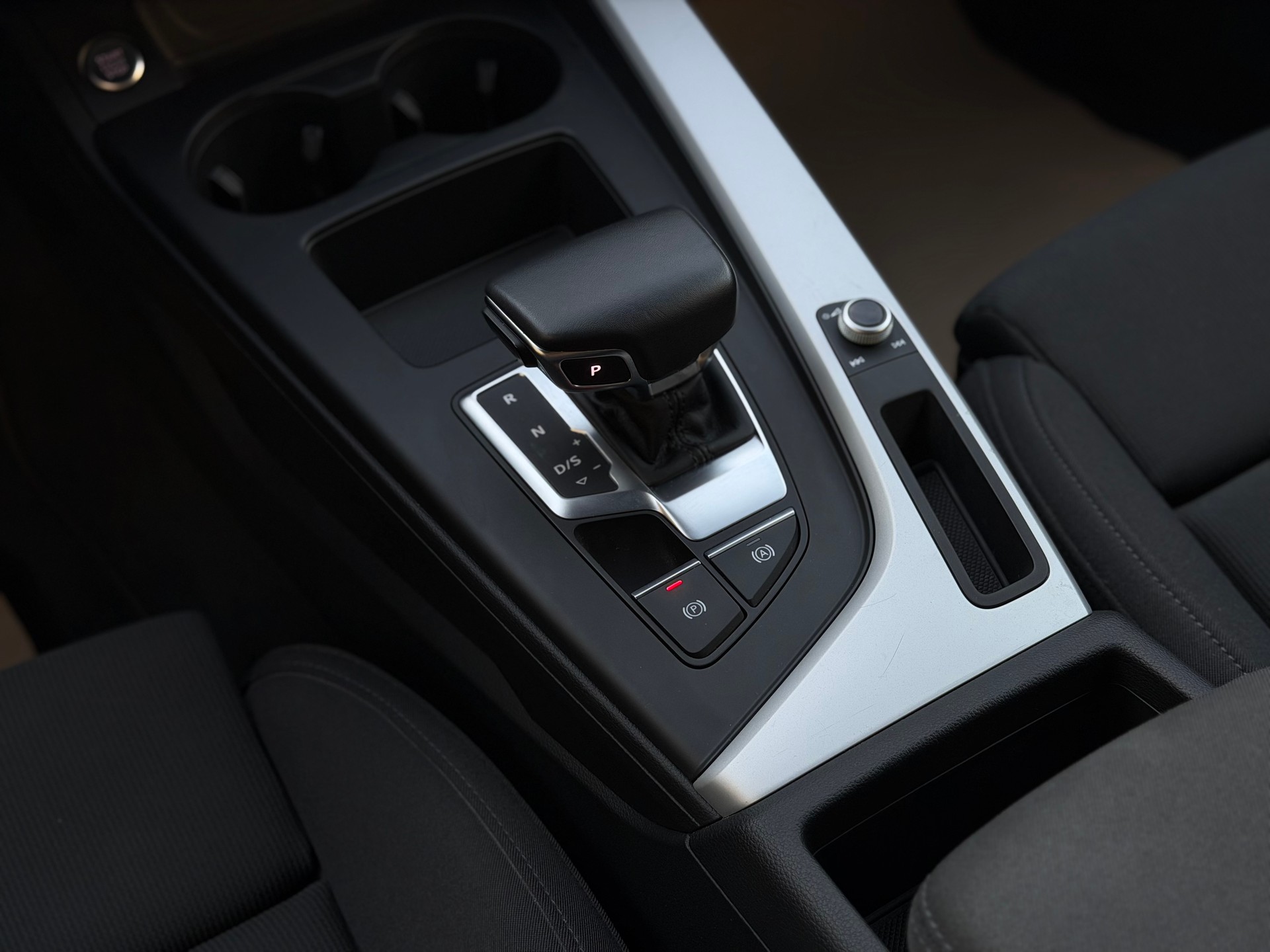 AUDI A4 Avant 40 TDI advanced Attraction quattro S-tronic-image-18
