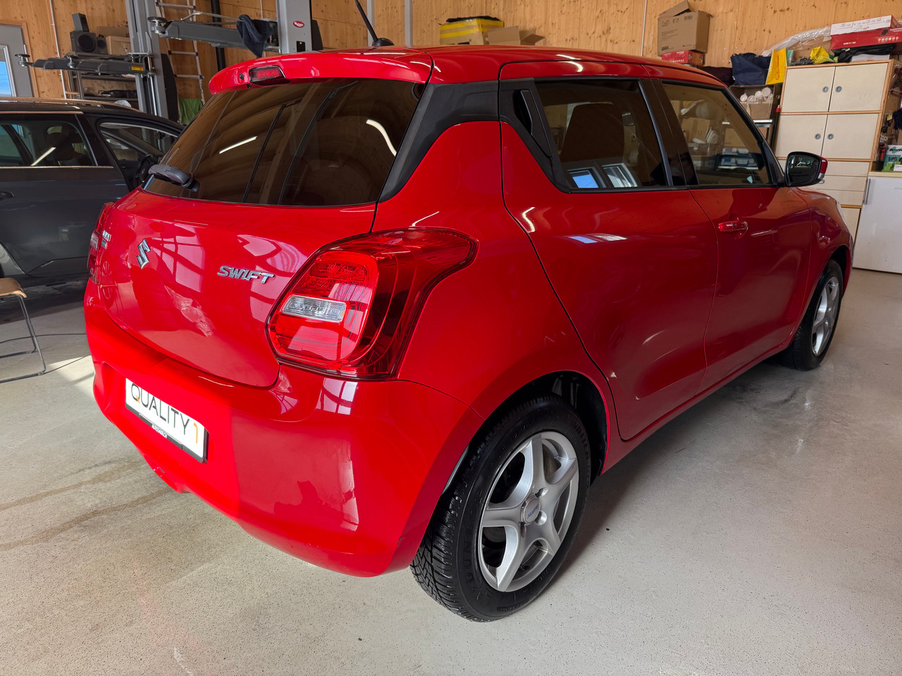 SUZUKI Swift 1.0 12V Compact Top Automatic-showroom-element-3