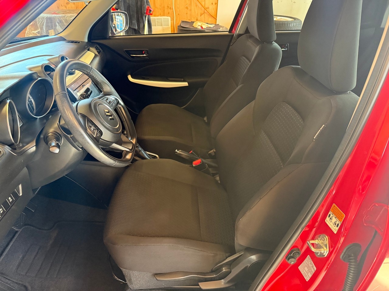 SUZUKI Swift 1.0 12V Compact Top Automatic-image-6