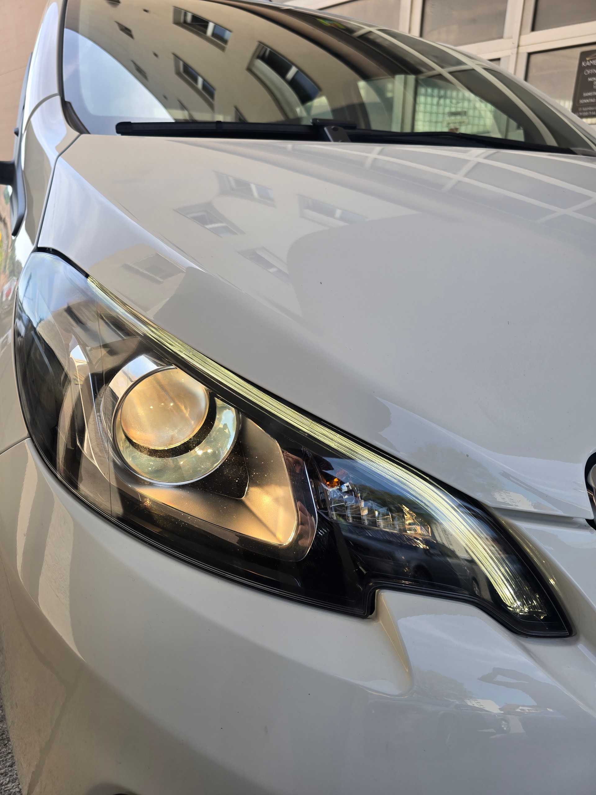 PEUGEOT 108 1.0 VTi Collection Top ETG-image-3