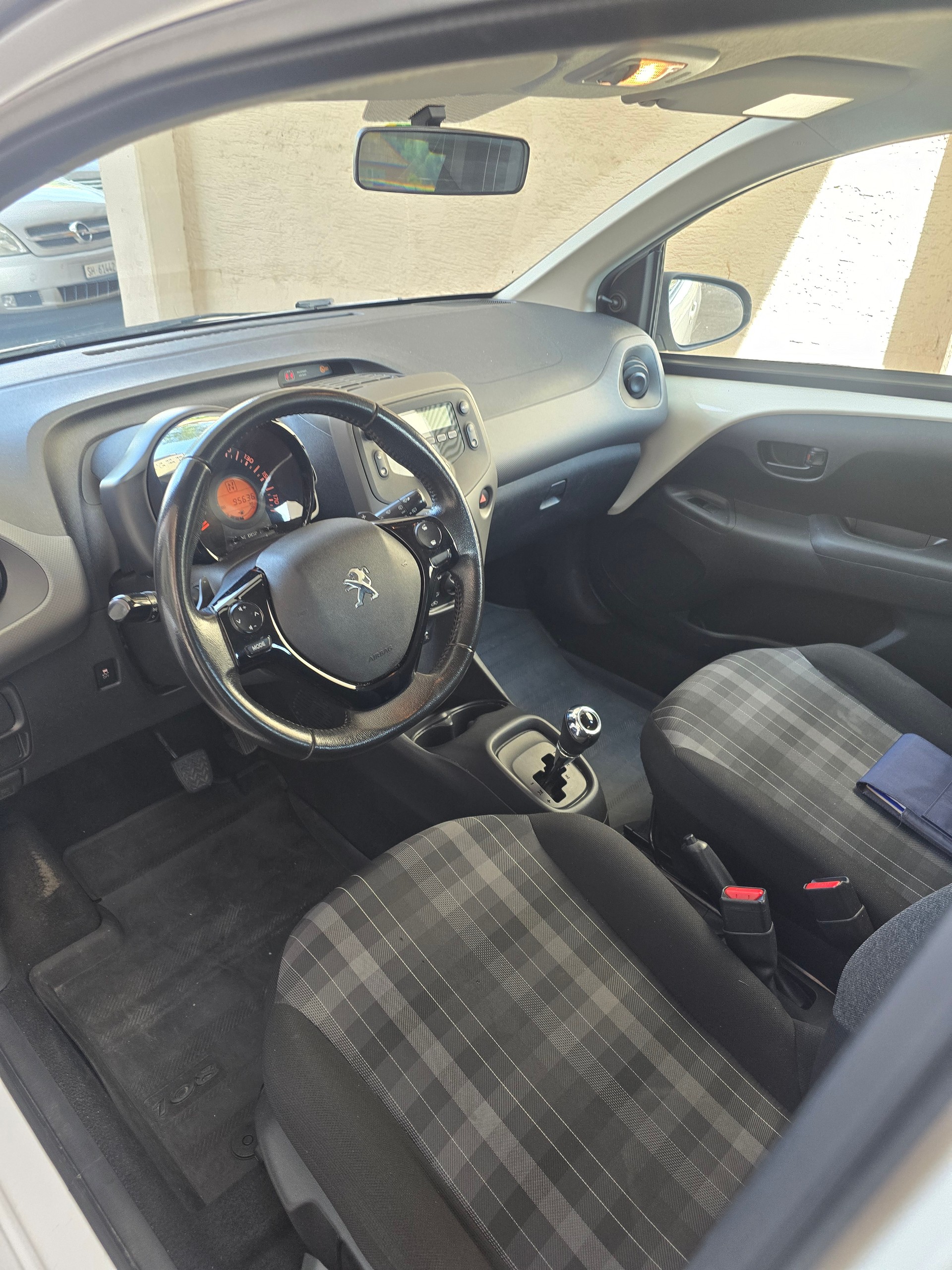 PEUGEOT 108 1.0 VTi Collection Top ETG-image-9