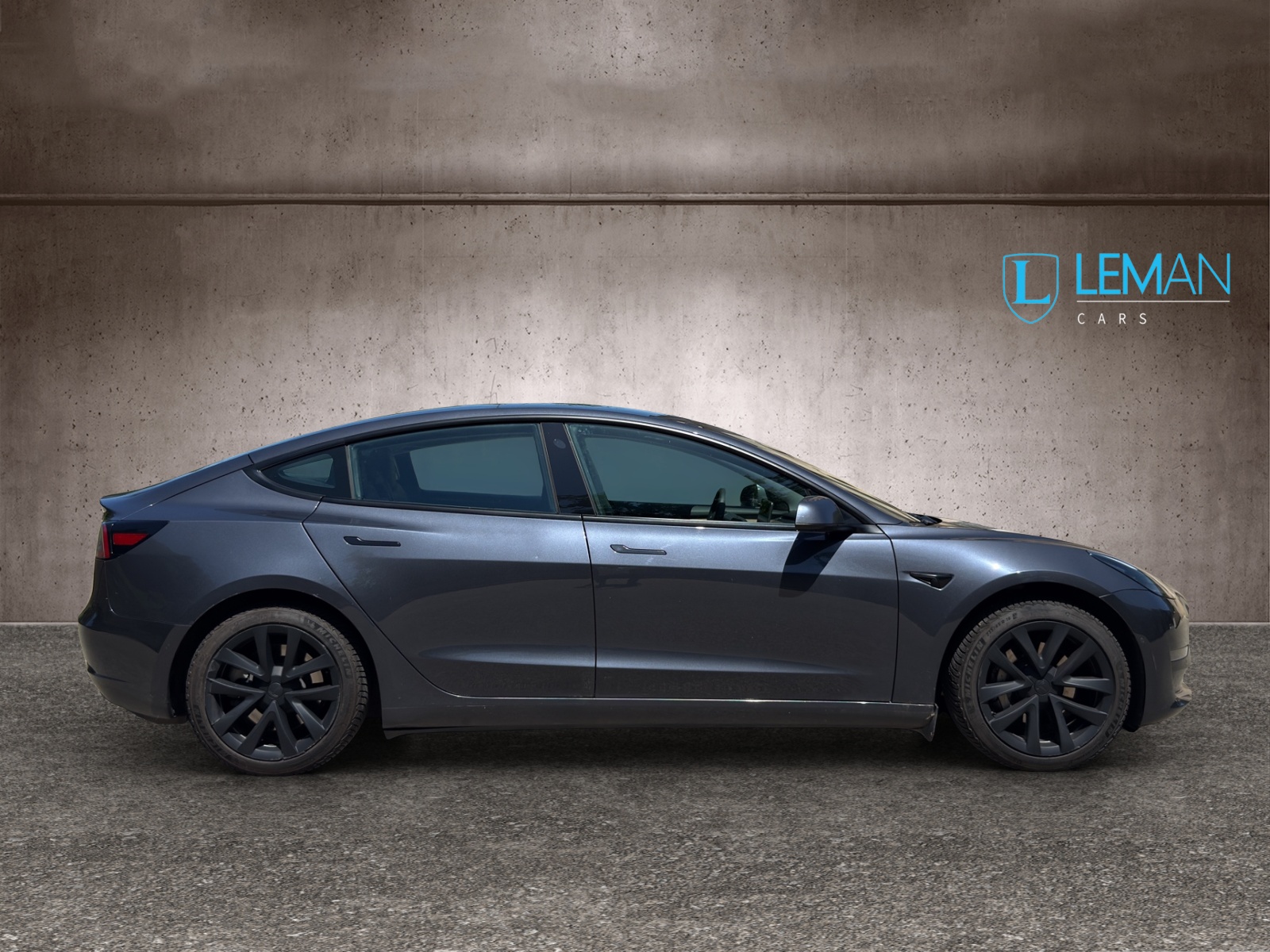 TESLA Model 3 Long Range Dual Motor AWD-image-4