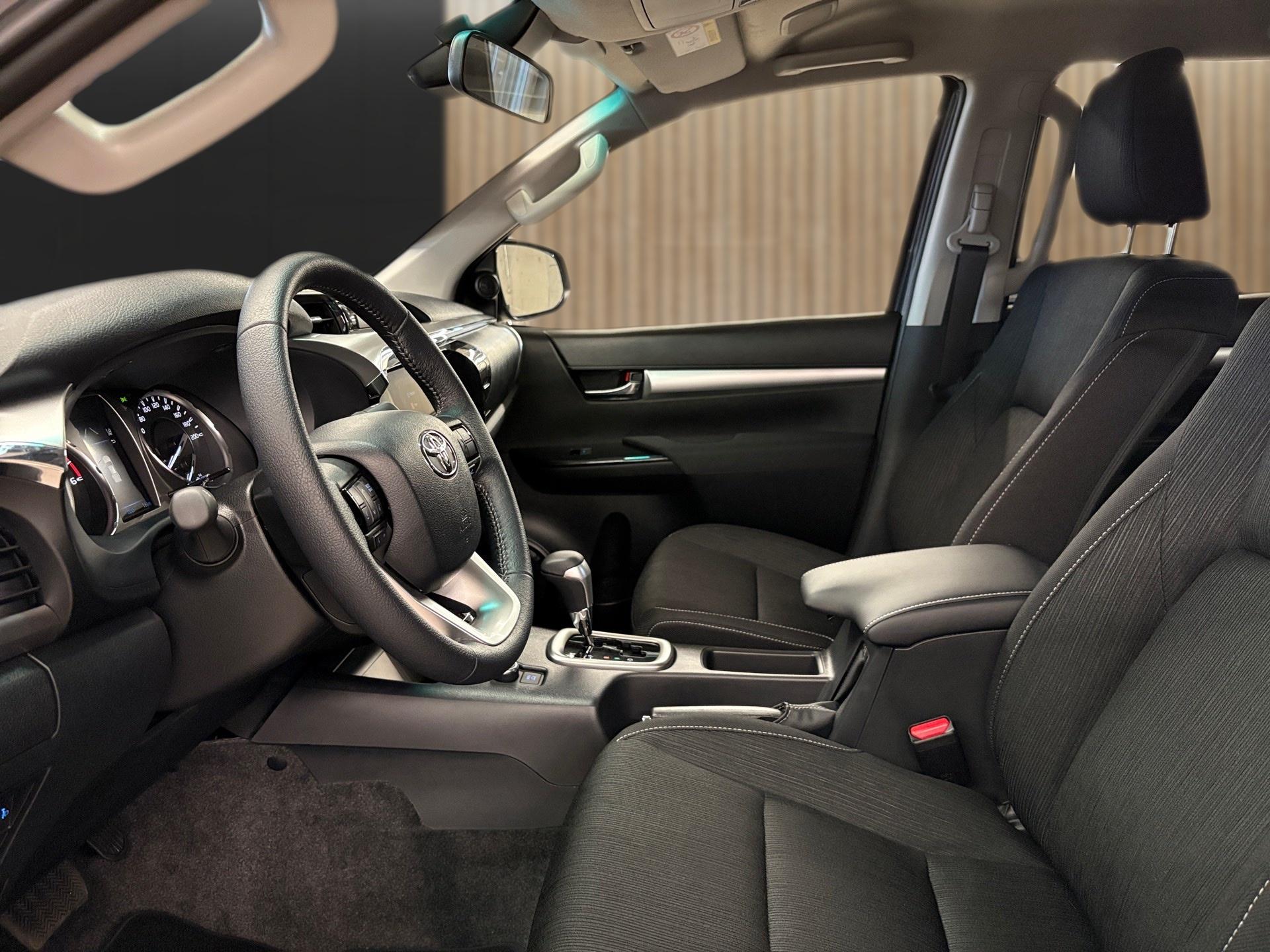 TOYOTA Hilux Double Cab.-Pick-up 2.8 D-4D MHEV 204 Style-image-10