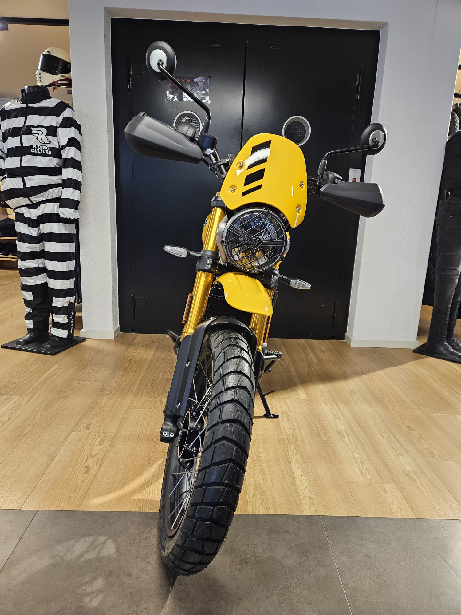 TRIUMPH Scrambler 400 XC-image-3