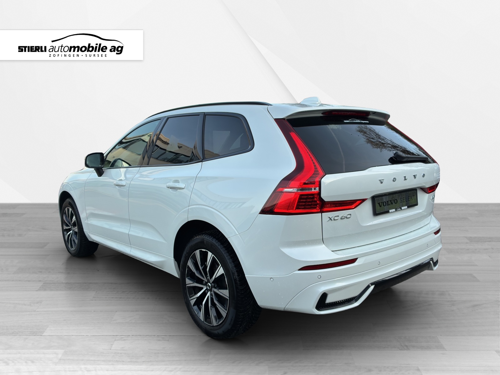 VOLVO XC60 2.0 B5 MH Plus Dark AWD-image-6