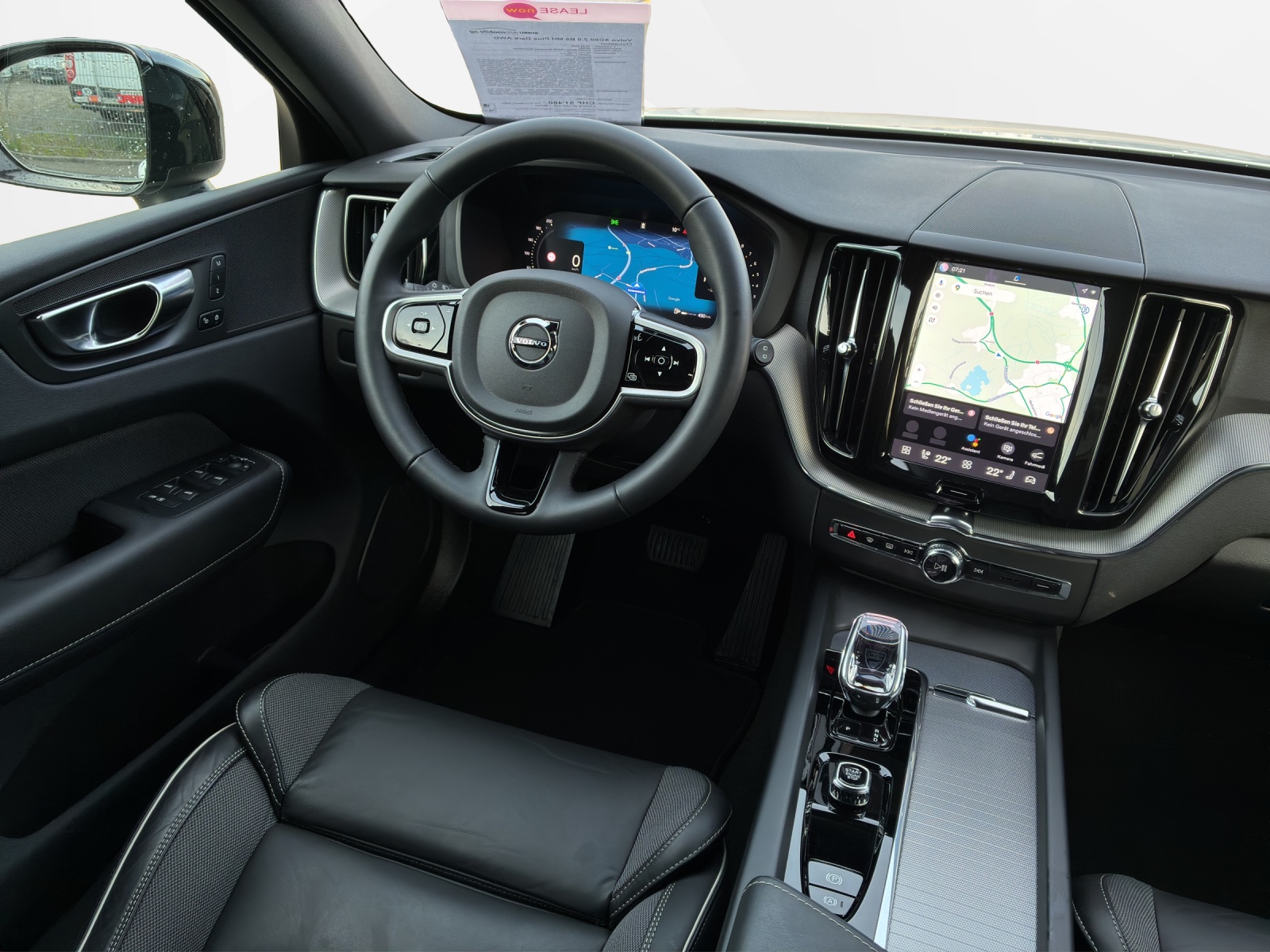 VOLVO XC60 2.0 B5 MH Plus Dark AWD-image-10