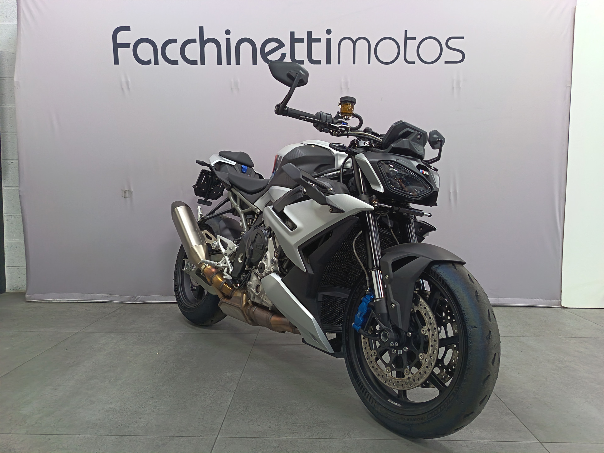 BMW M 1000 R-image-1