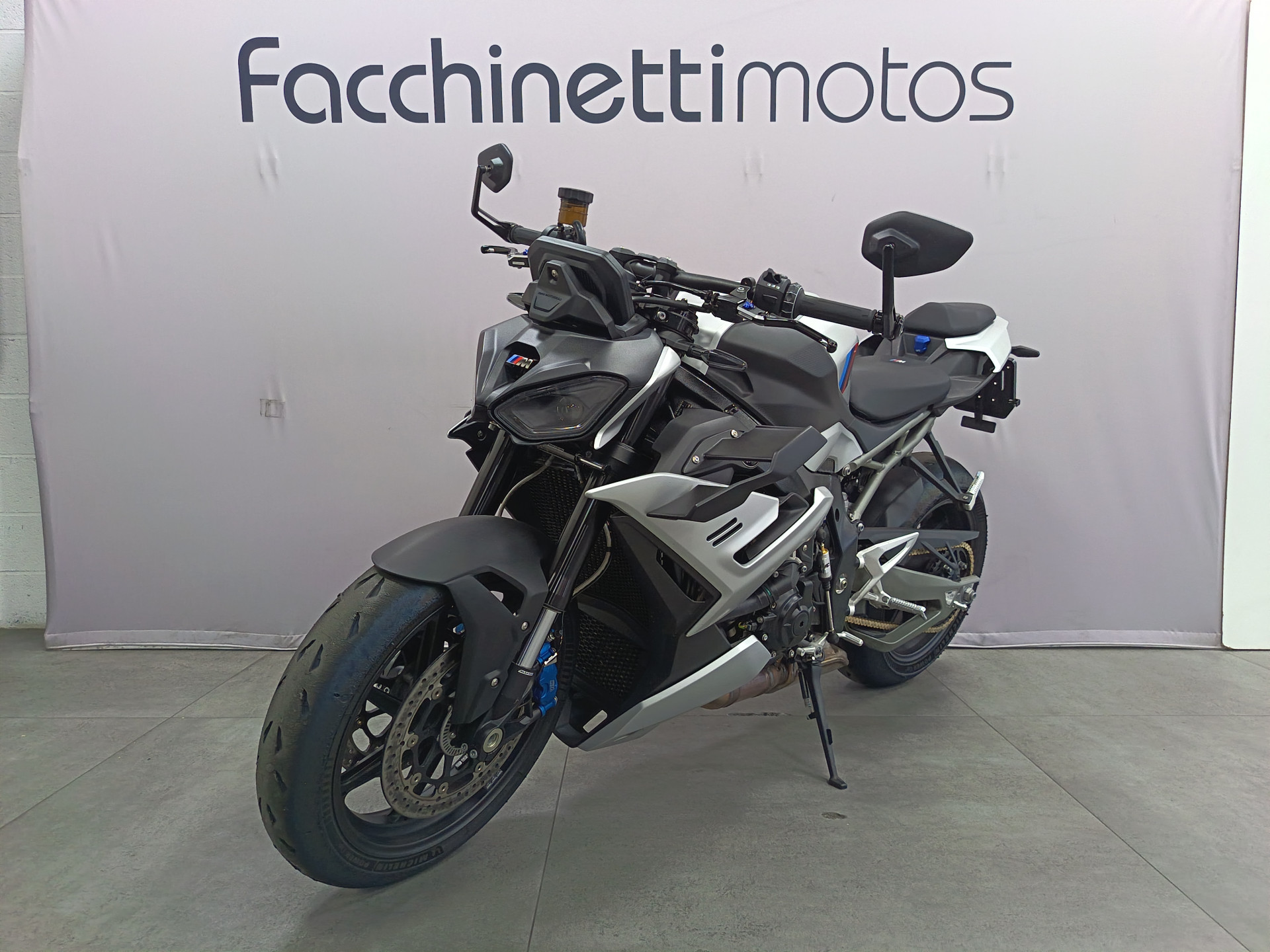 BMW M 1000 R-image-2