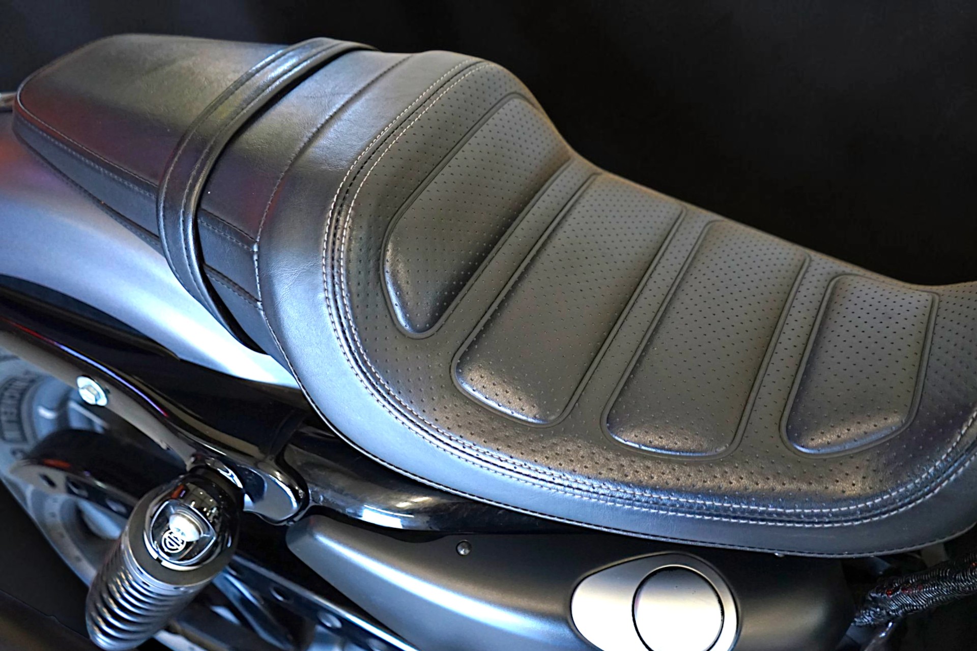 HARLEY-DAVIDSON XL 883 N Sportster Iron ABS-image-10