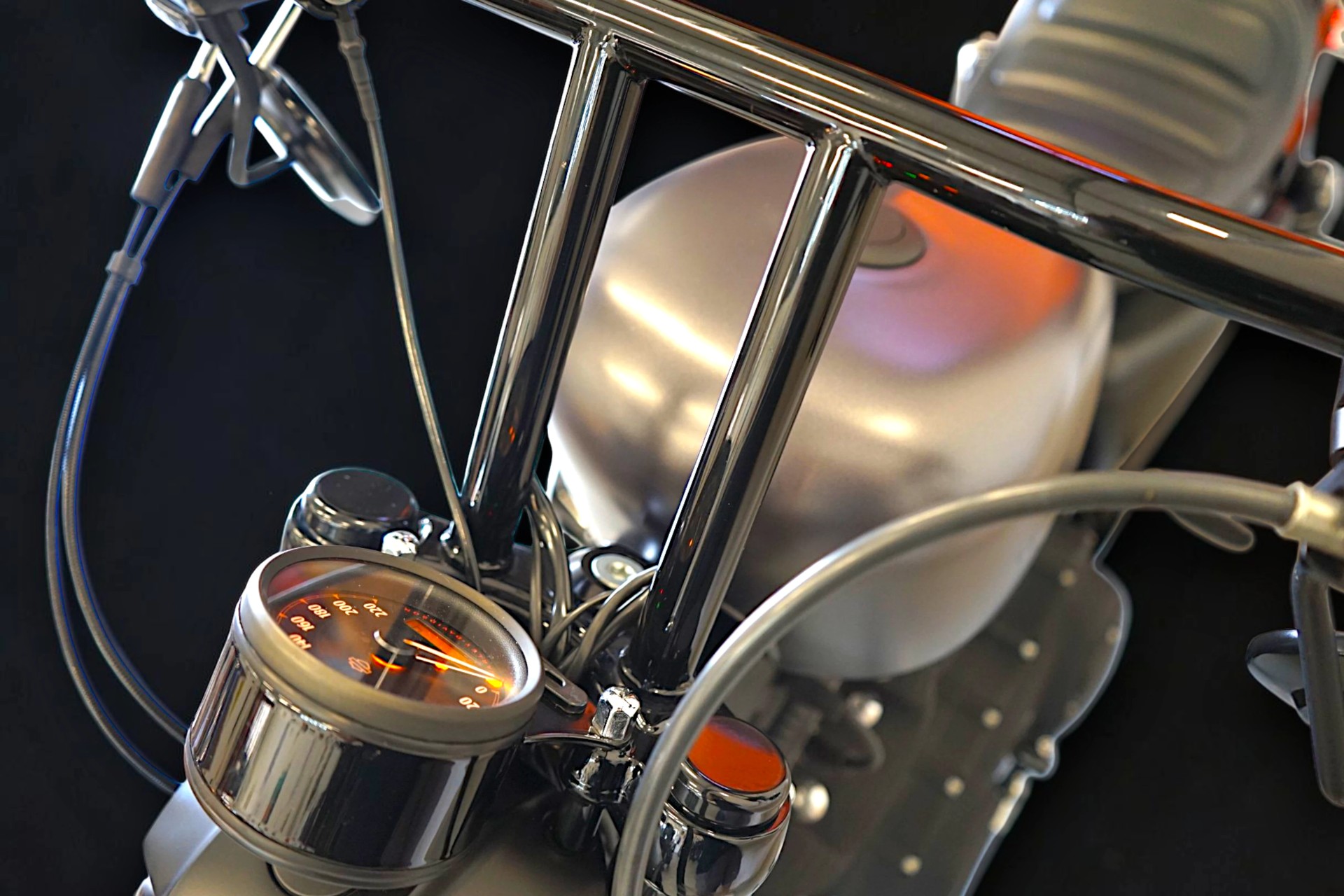 HARLEY-DAVIDSON XL 883 N Sportster Iron ABS-image-8