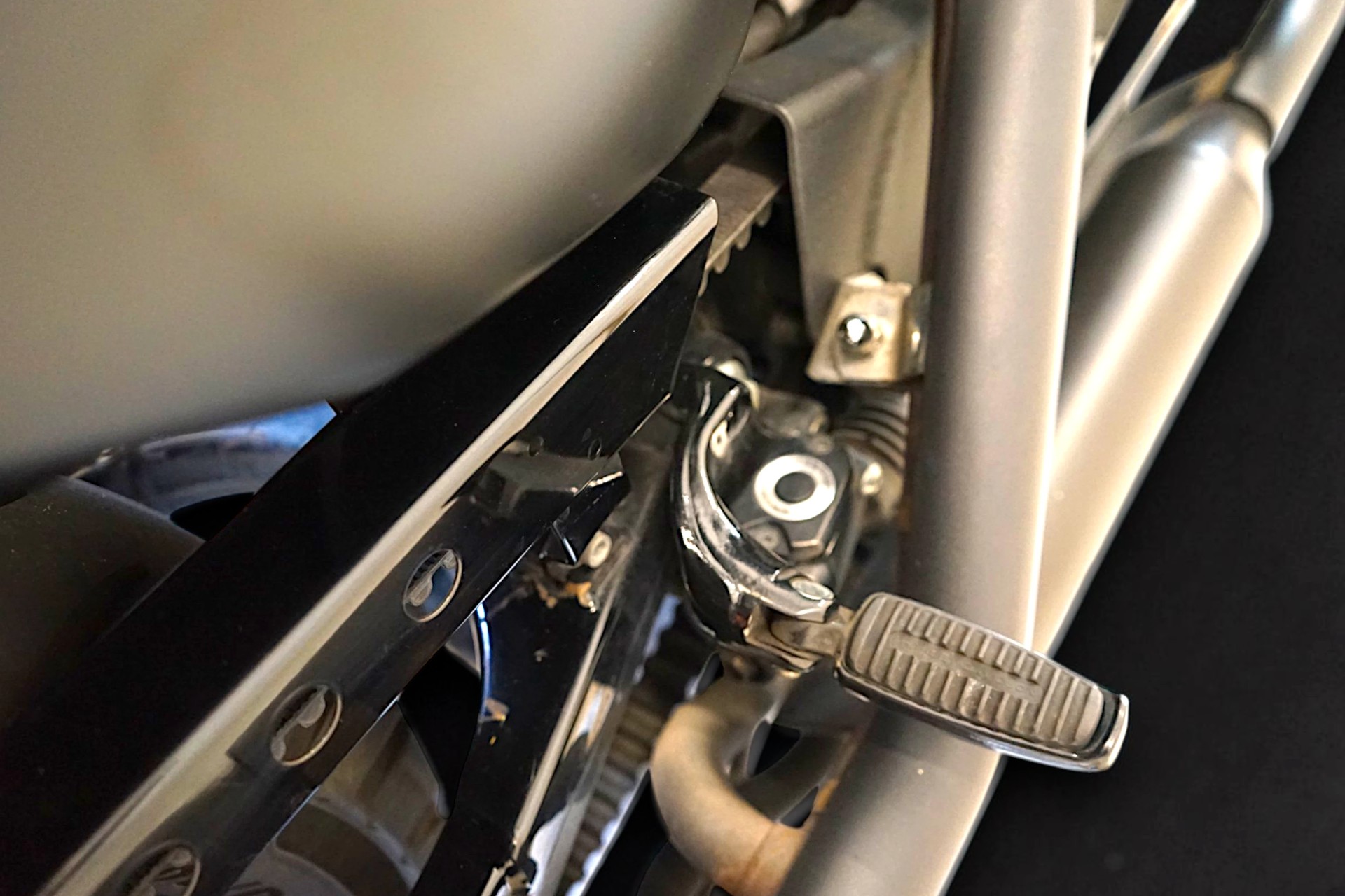 HARLEY-DAVIDSON XL 883 N Sportster Iron ABS-image-12