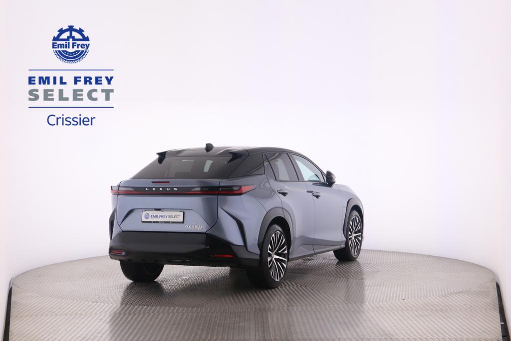 LEXUS RZ 450e Excellence-showroom-element-2