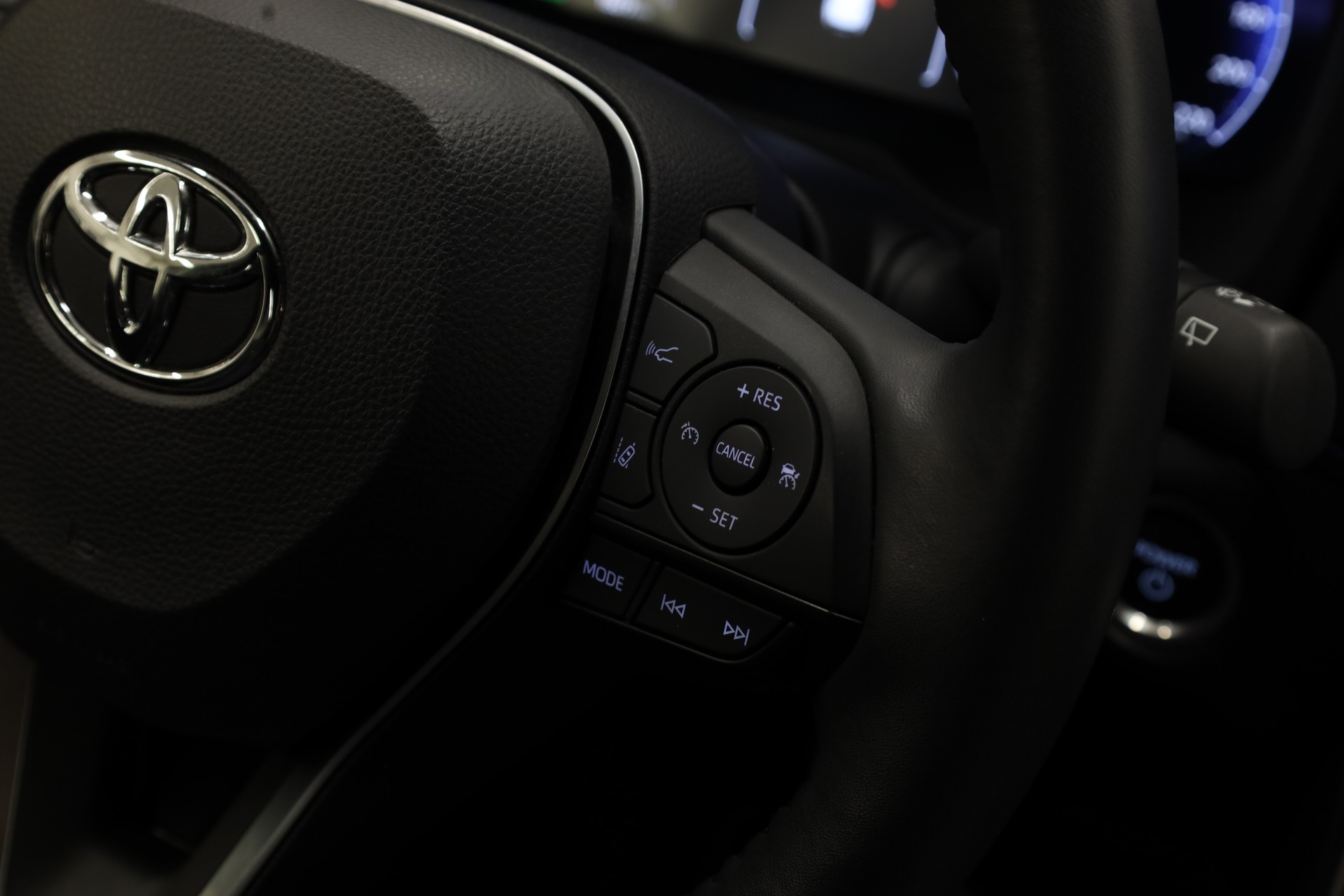 TOYOTA RAV-4 2.5 HEV Style e-CVT 4WD-image-26