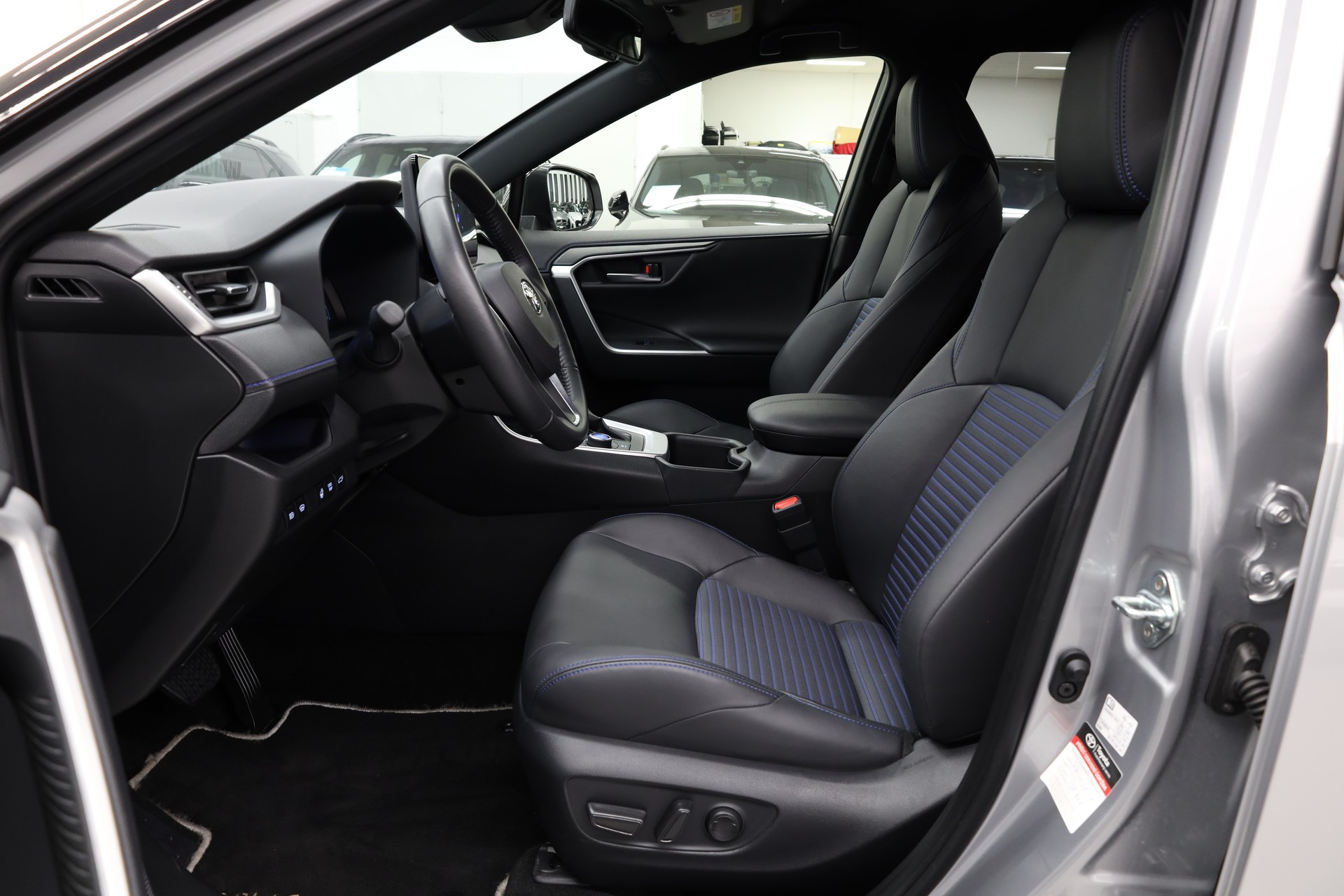 TOYOTA RAV-4 2.5 HEV Style e-CVT 4WD-image-13