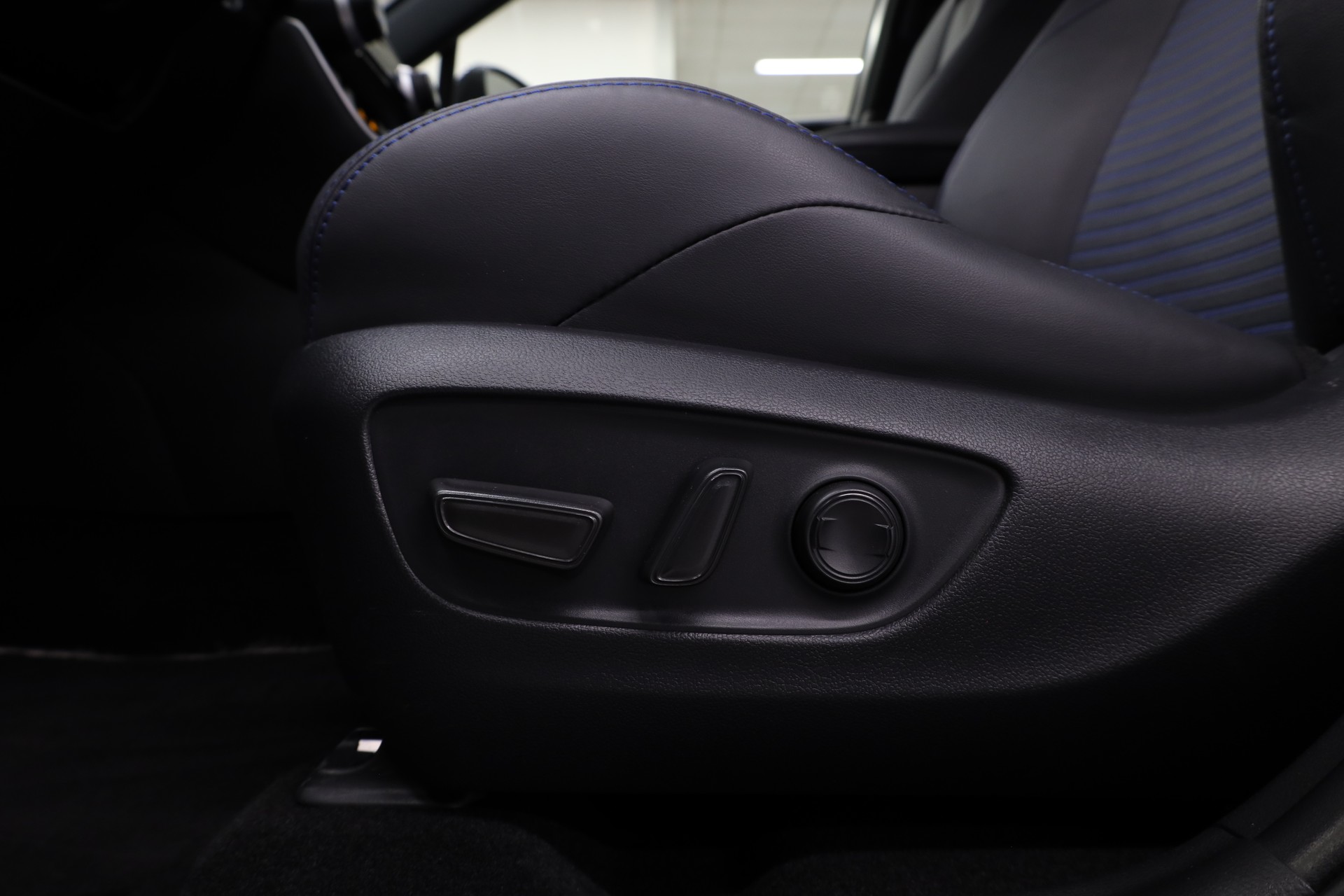 TOYOTA RAV-4 2.5 HEV Style e-CVT 4WD-image-22