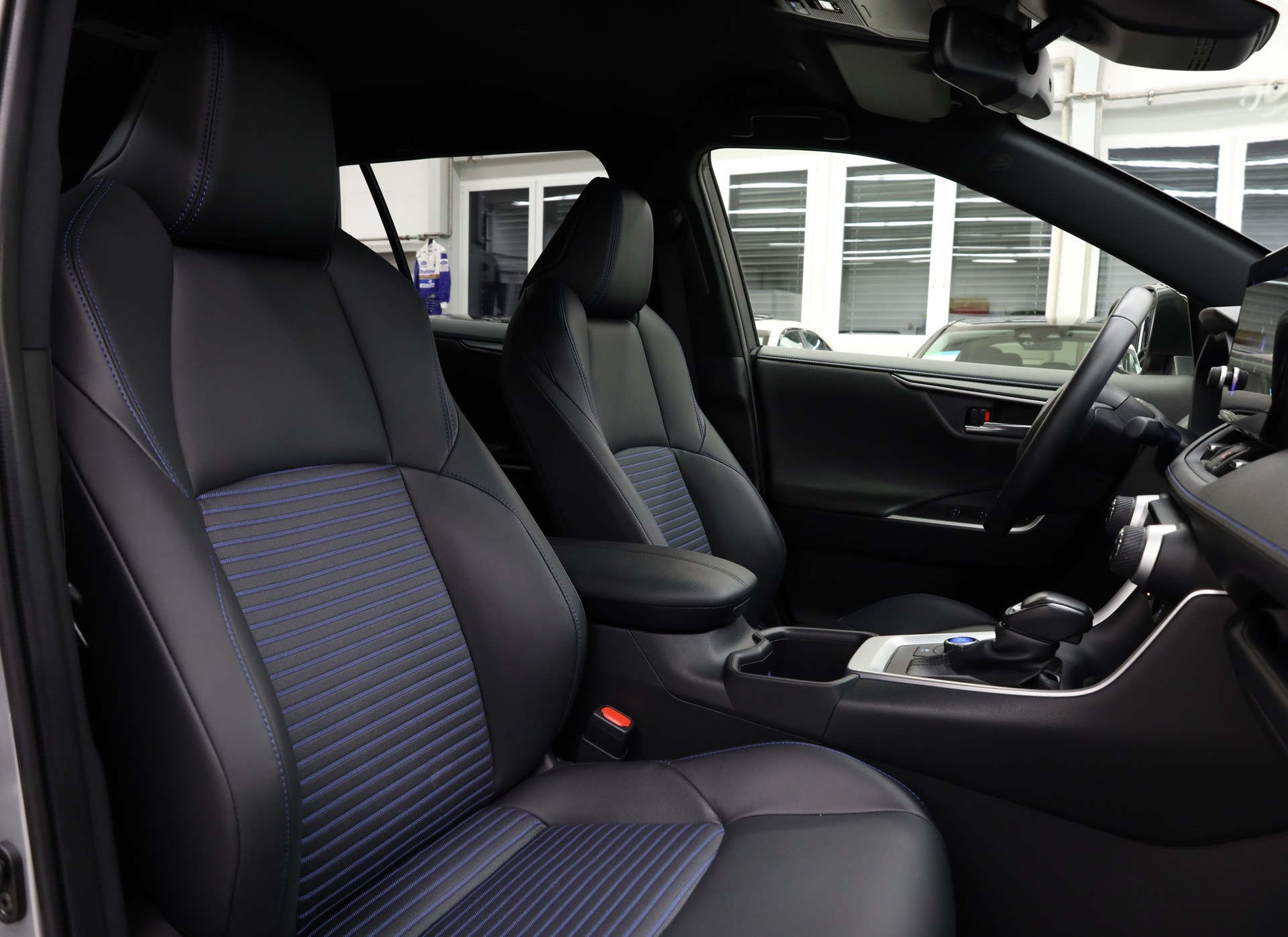 TOYOTA RAV-4 2.5 HEV Style e-CVT 4WD-image-16