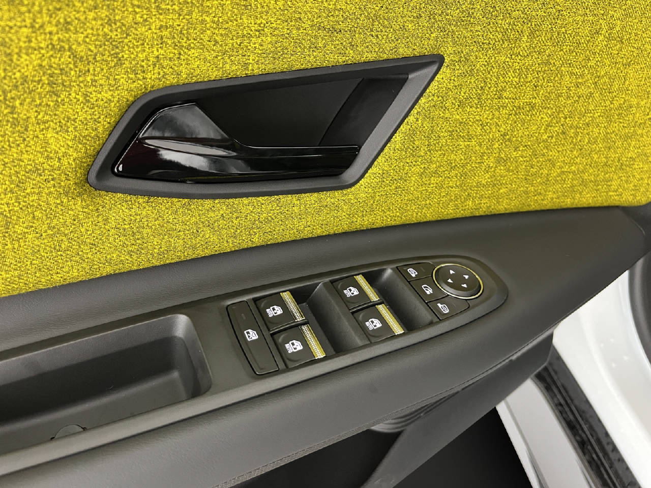 RENAULT R5 E-Tech Comfort Range iconic-image-12