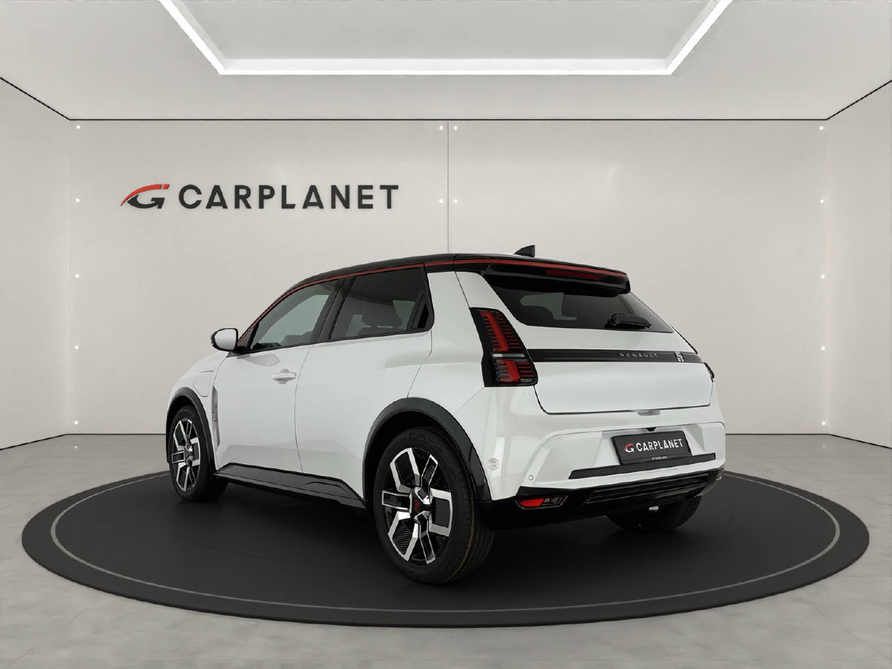 RENAULT R5 E-Tech Comfort Range iconic-showroom-element-2