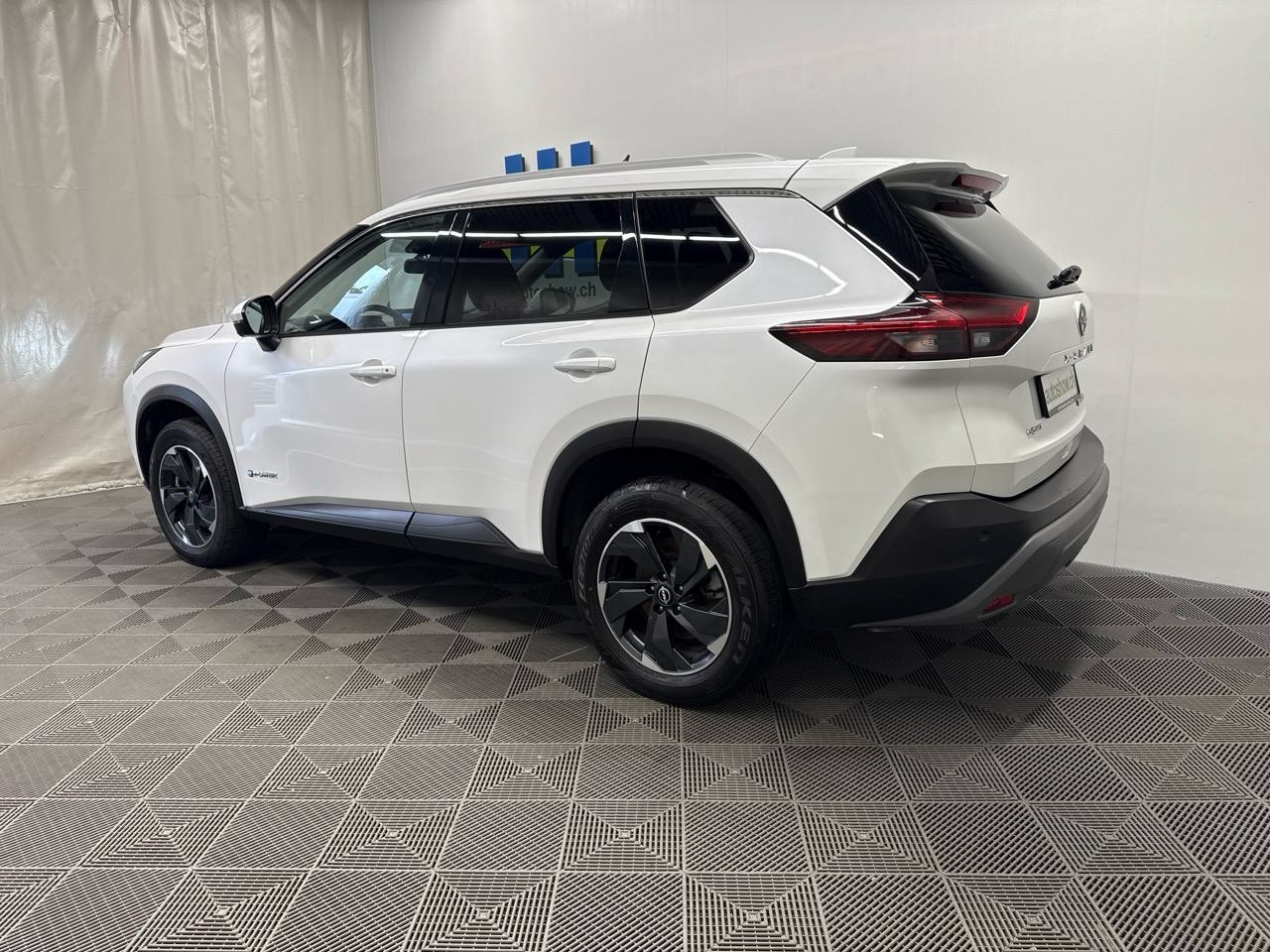 NISSAN X-Trail 1.5 VC-T e-Power 4WD 7 Sitze N-Connecta-showroom-element-1