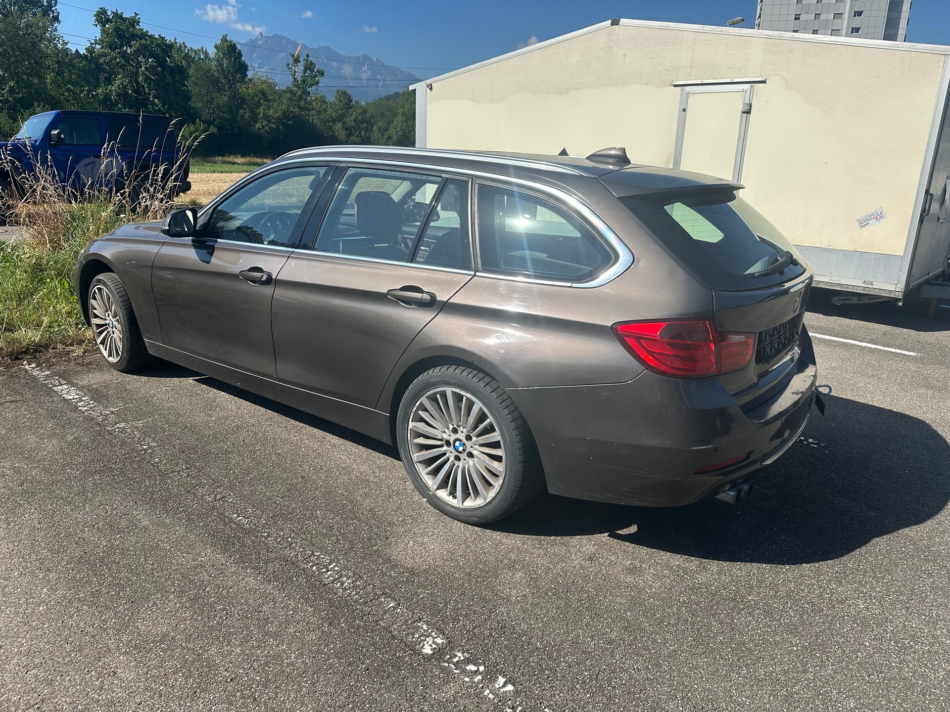 BMW 335d xDrive Touring Modern Line Steptronic-image-6