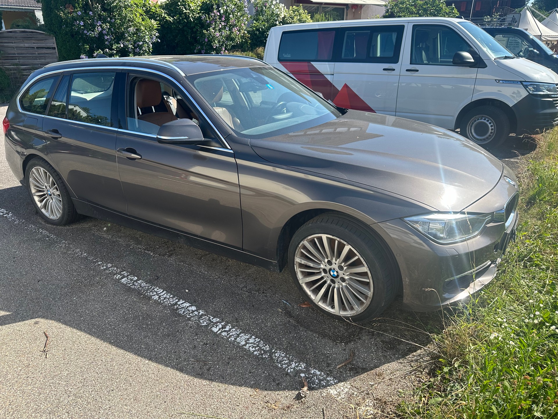 BMW 335d xDrive Touring Modern Line Steptronic-image-2