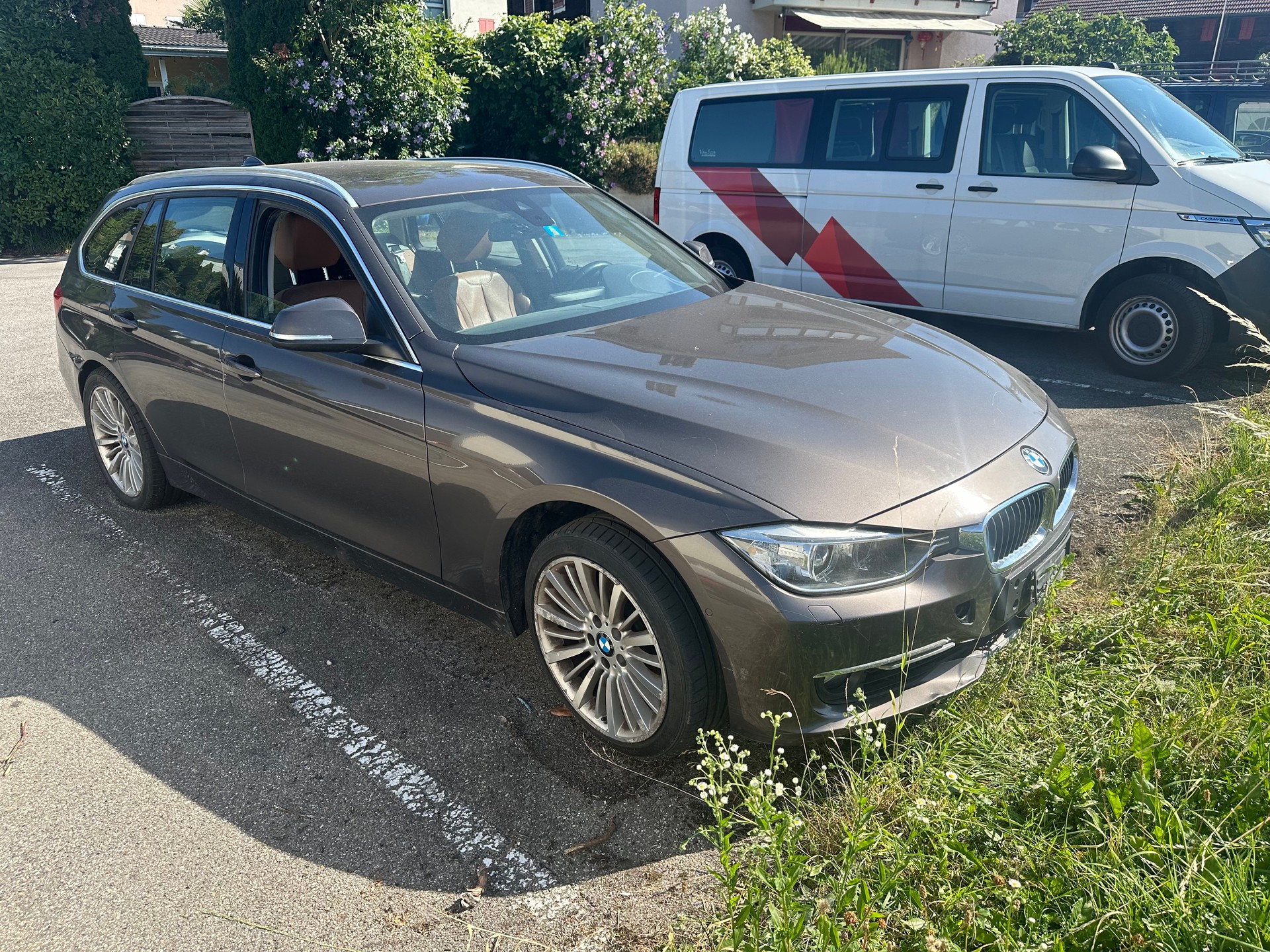 BMW 335d xDrive Touring Modern Line Steptronic-image-15