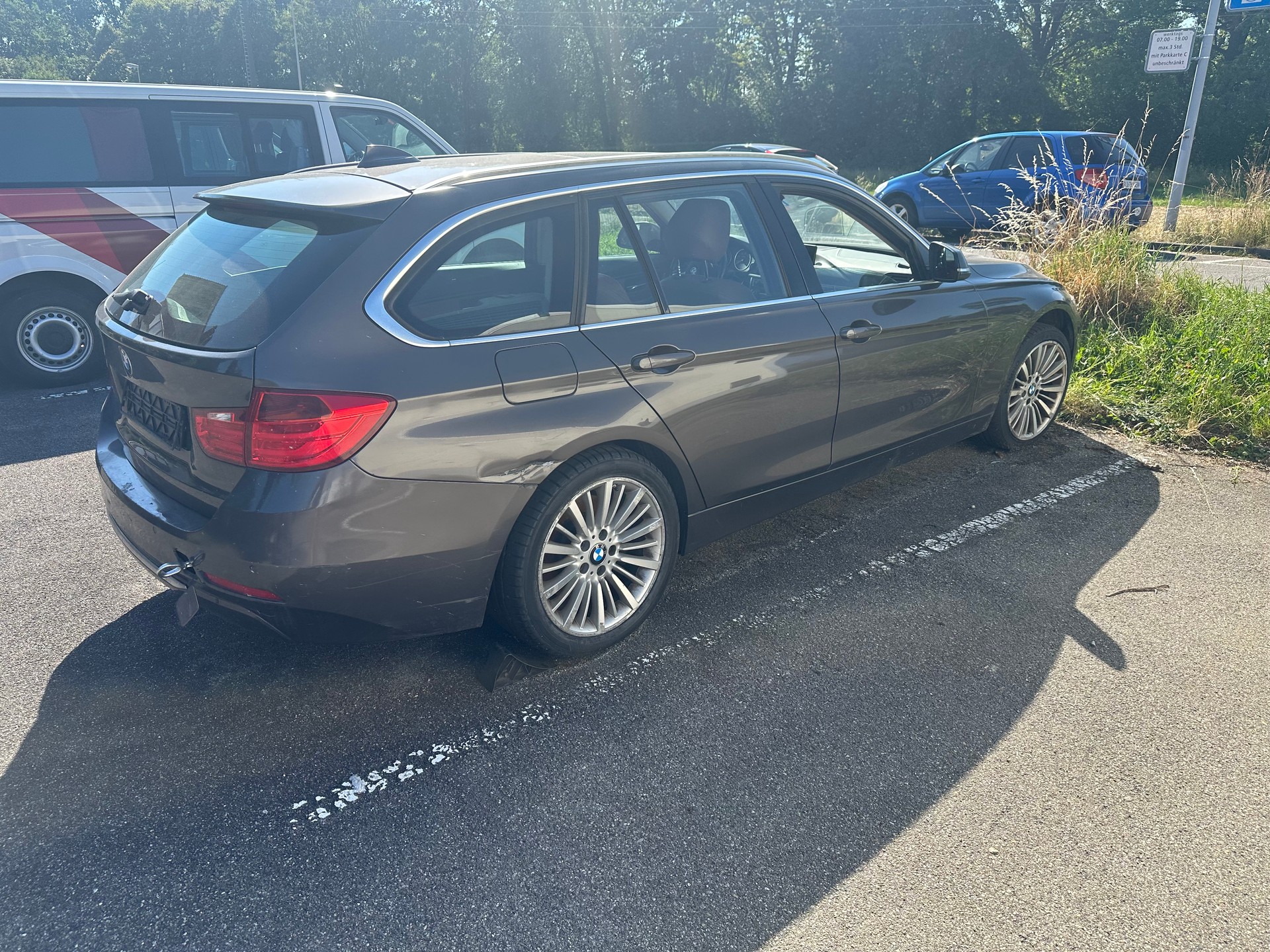 BMW 335d xDrive Touring Modern Line Steptronic-image-7