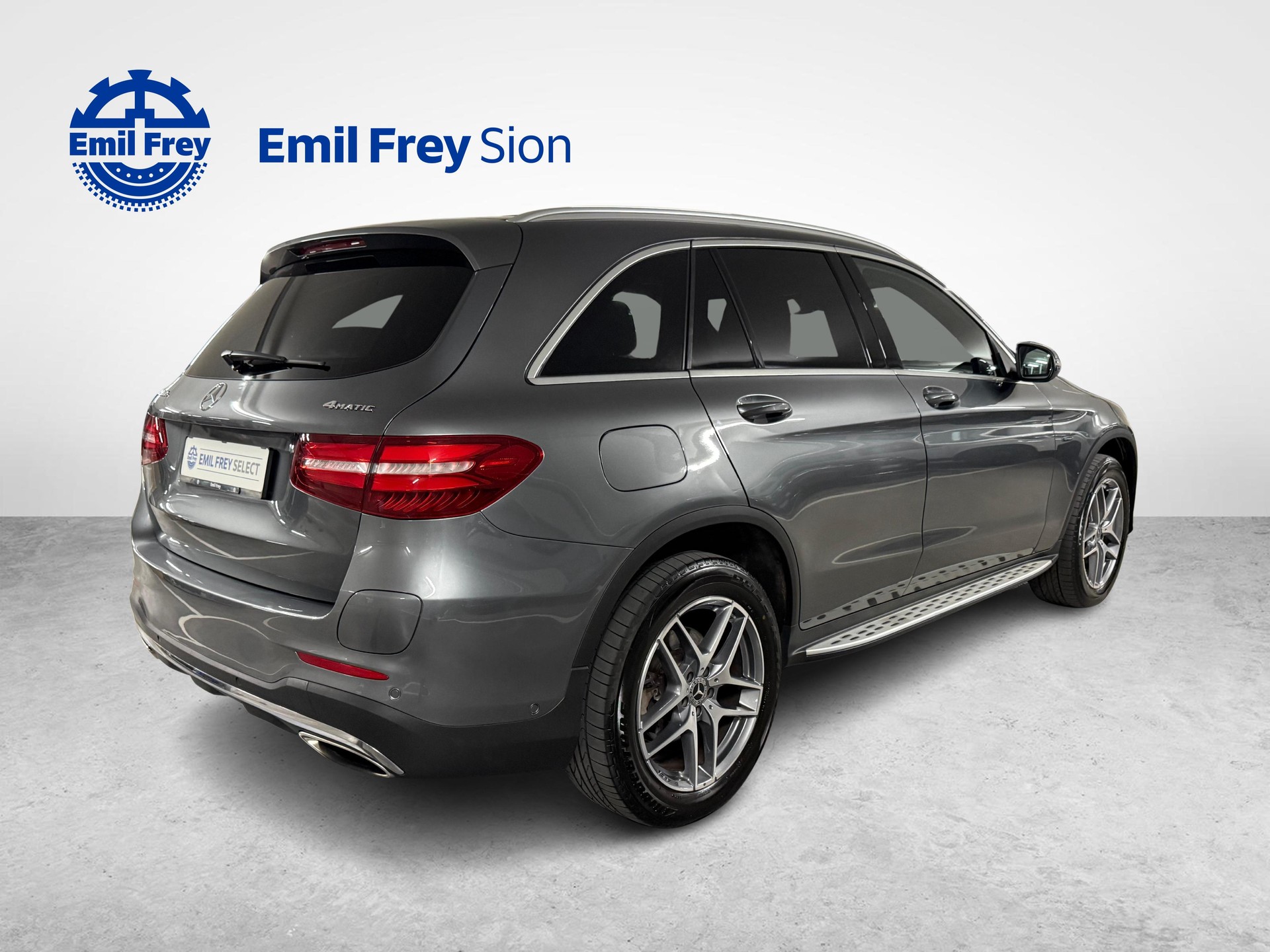 MERCEDES-BENZ GLC 350 e AMG Line 4m-showroom-element-3