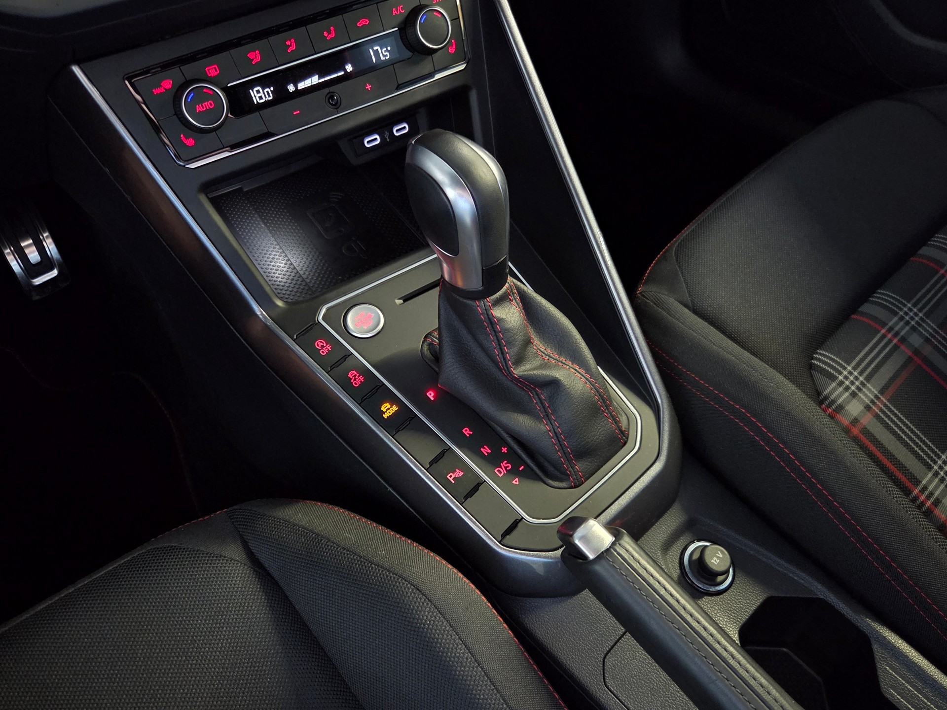 VW Polo 2.0 TSI GTI DSG-image-12