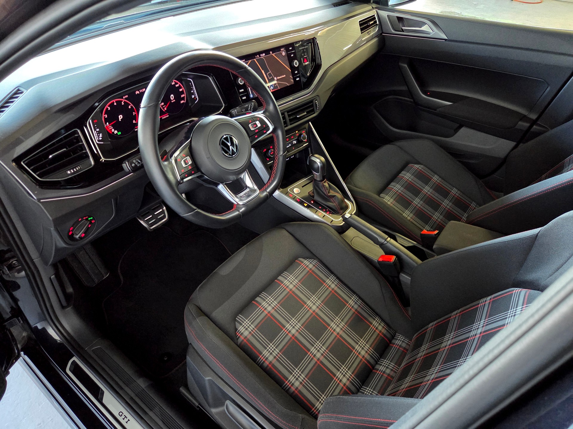 VW Polo 2.0 TSI GTI DSG-showroom-element-3