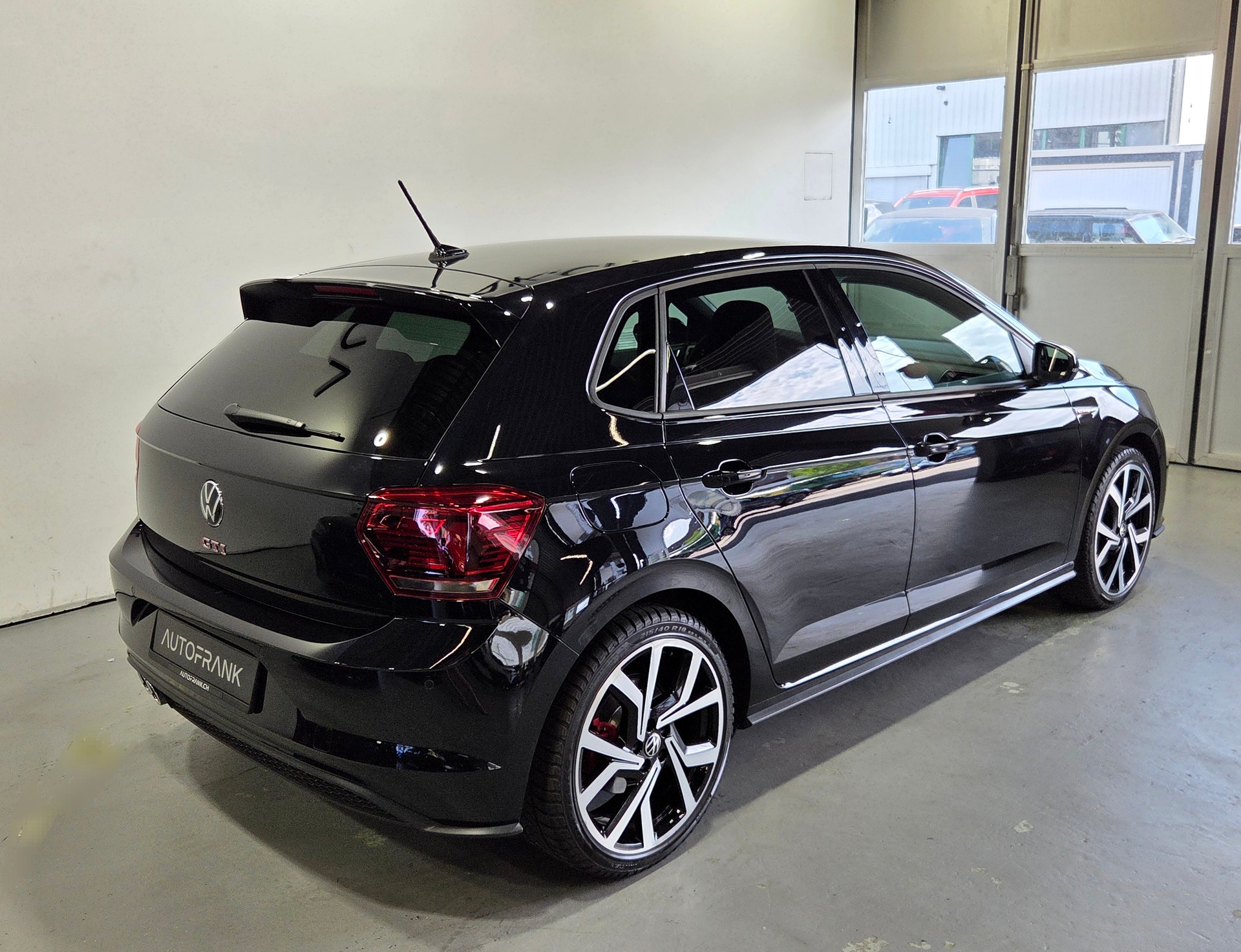 VW Polo 2.0 TSI GTI DSG-image-19