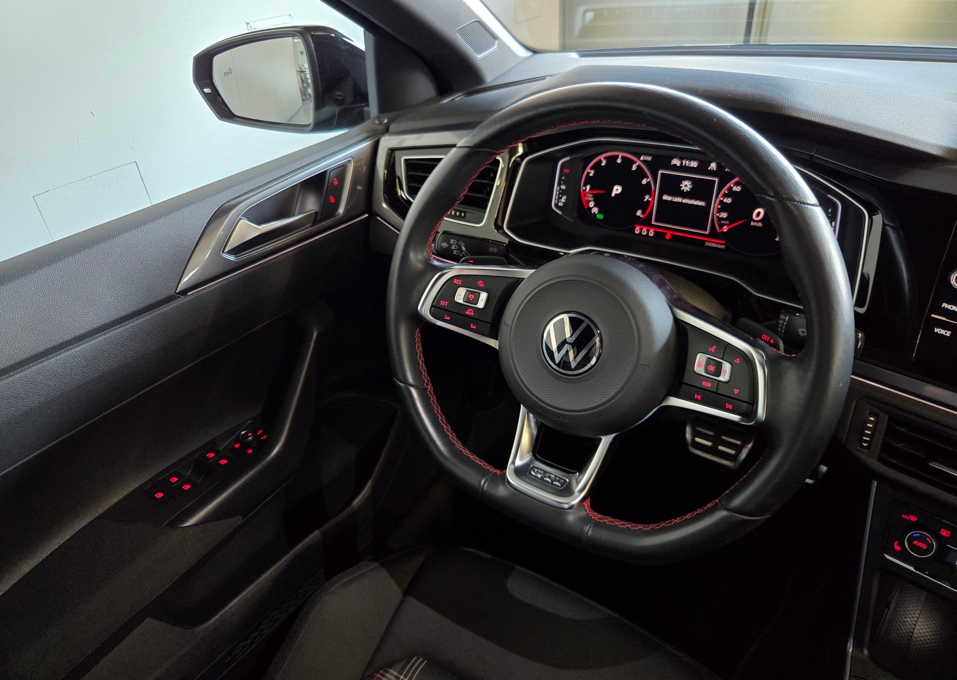 VW Polo 2.0 TSI GTI DSG-image-15