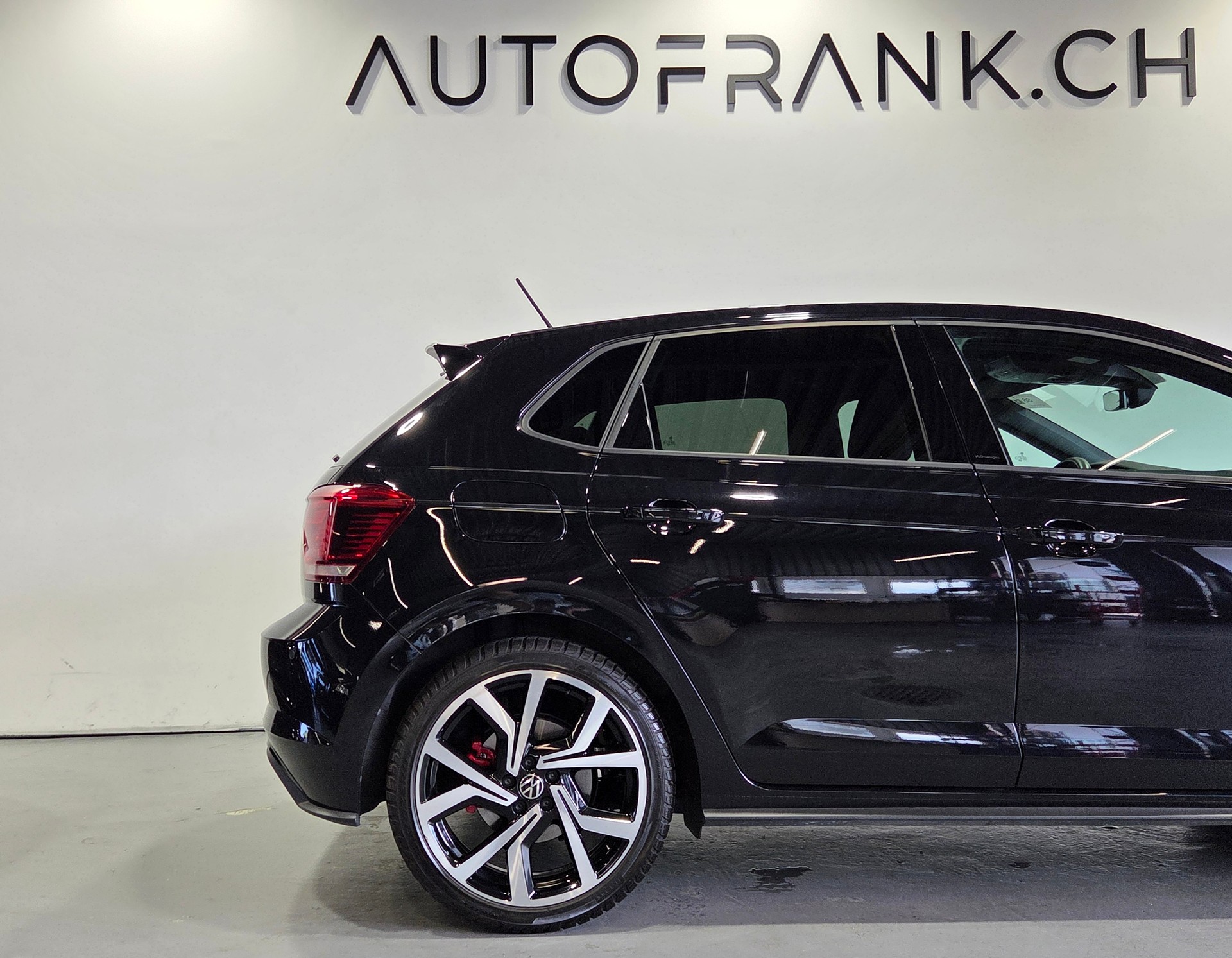 VW Polo 2.0 TSI GTI DSG-image-14