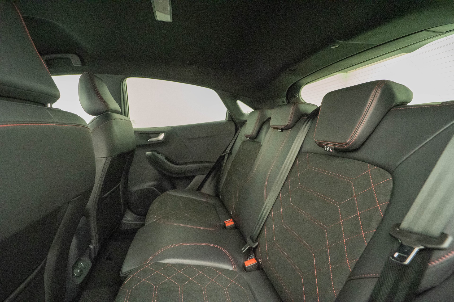 FORD Puma 1.0 EcoB Hybrid 155 ST-Line X-image-8