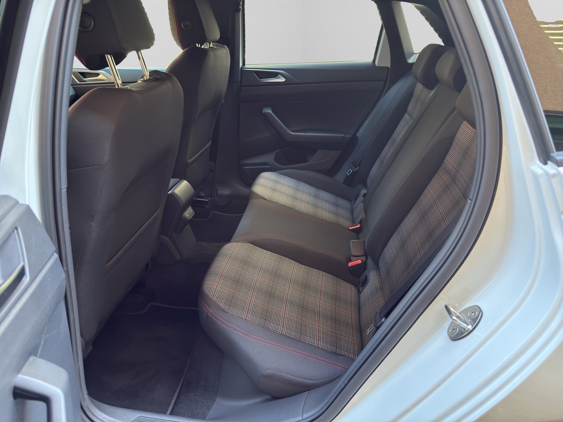 VW Polo 2.0 TSI GTI 75 Edition-image-22
