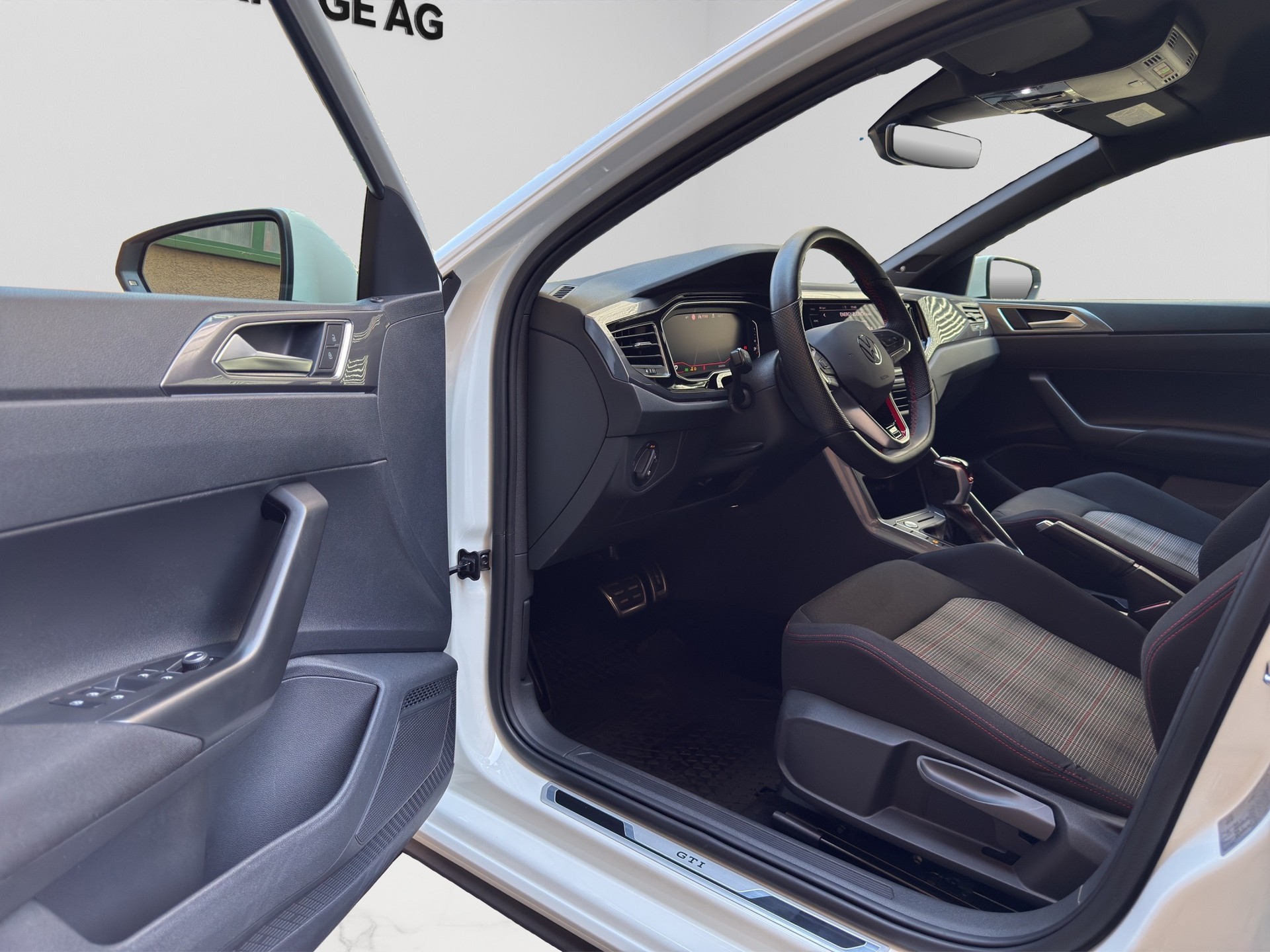 VW Polo 2.0 TSI GTI 75 Edition-image-9