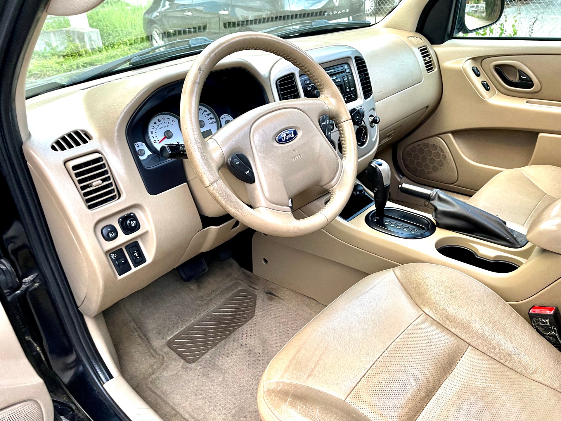 FORD Maverick 3.0 24V Executive-image-9