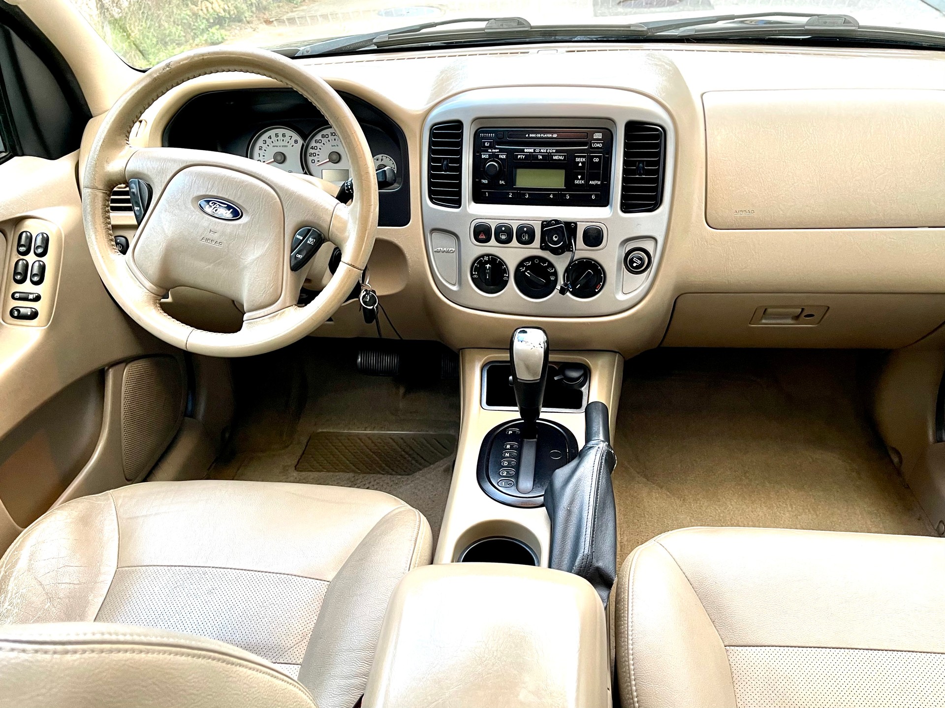 FORD Maverick 3.0 24V Executive-showroom-element-1