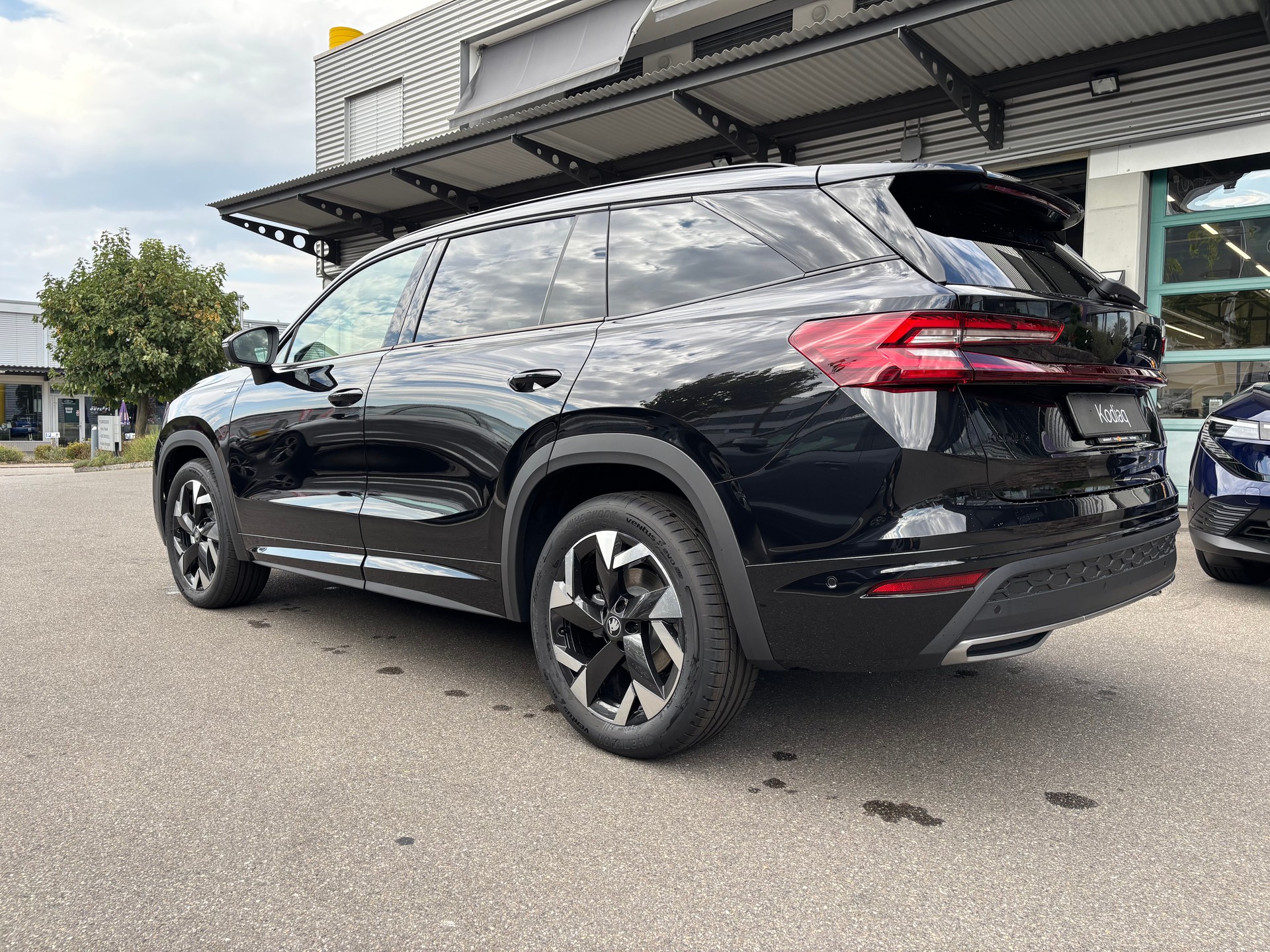 SKODA Kodiaq 2.0 TSI Sportline 4x4-showroom-element-3