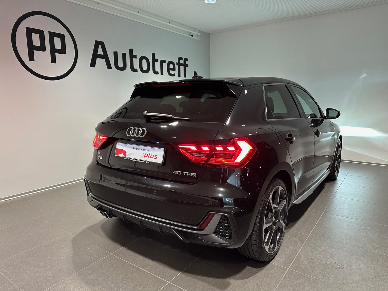 AUDI A1 Sportback 40 TFSI S Line S-tronic-image-11