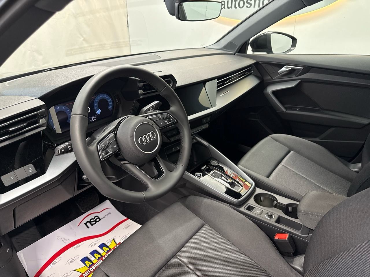 AUDI A3 Sportback 35 TFSI Attraction S-tronic-showroom-element-2