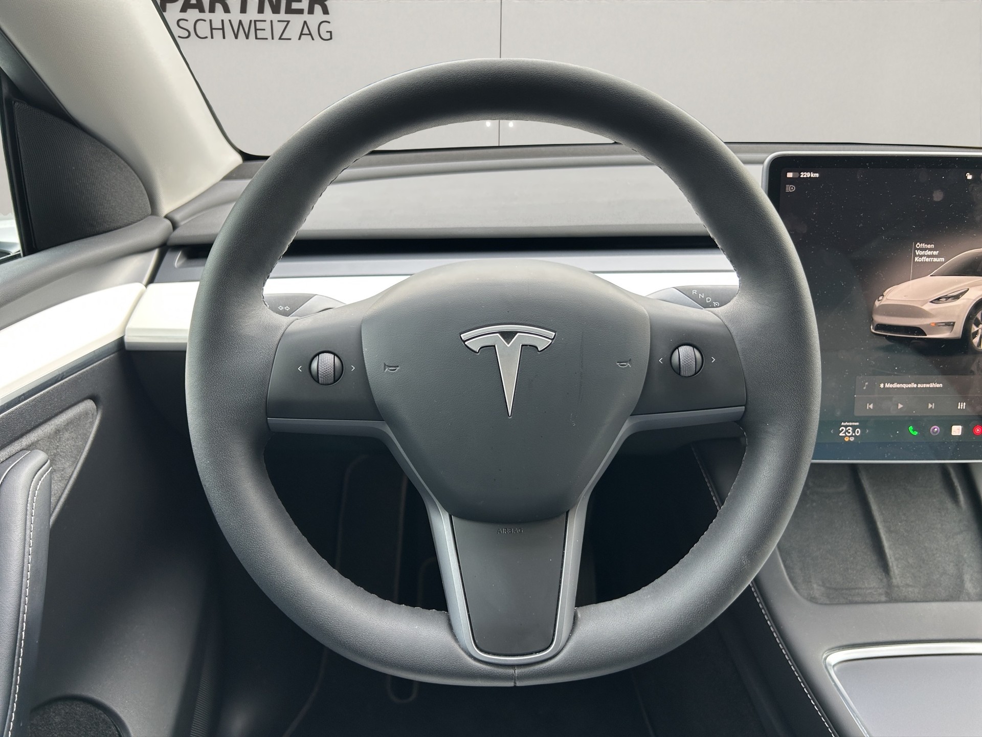 TESLA Model Y Long Range-image-8