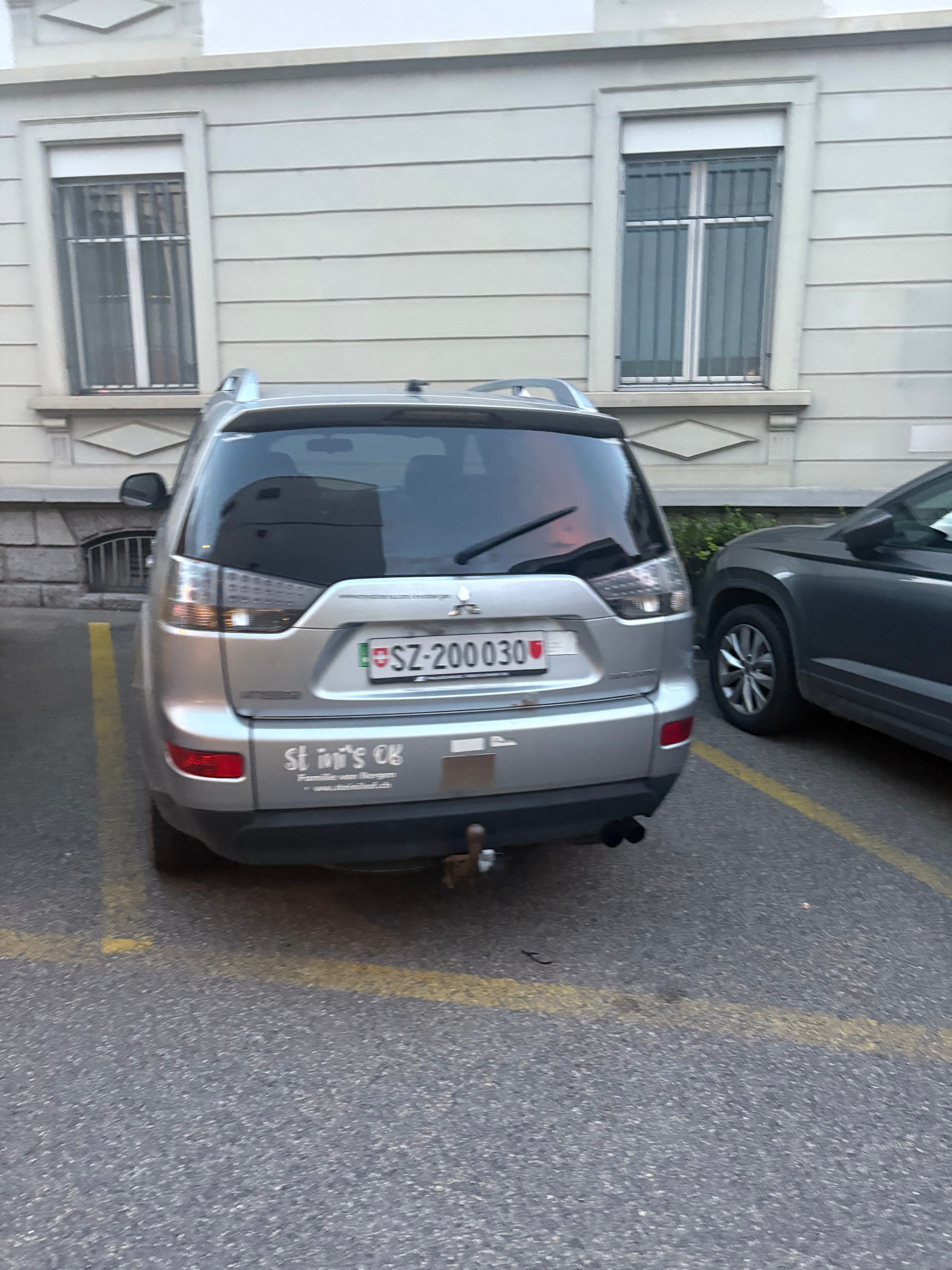 MITSUBISHI Outlander 2.0 DID Intense 4WD-image-5