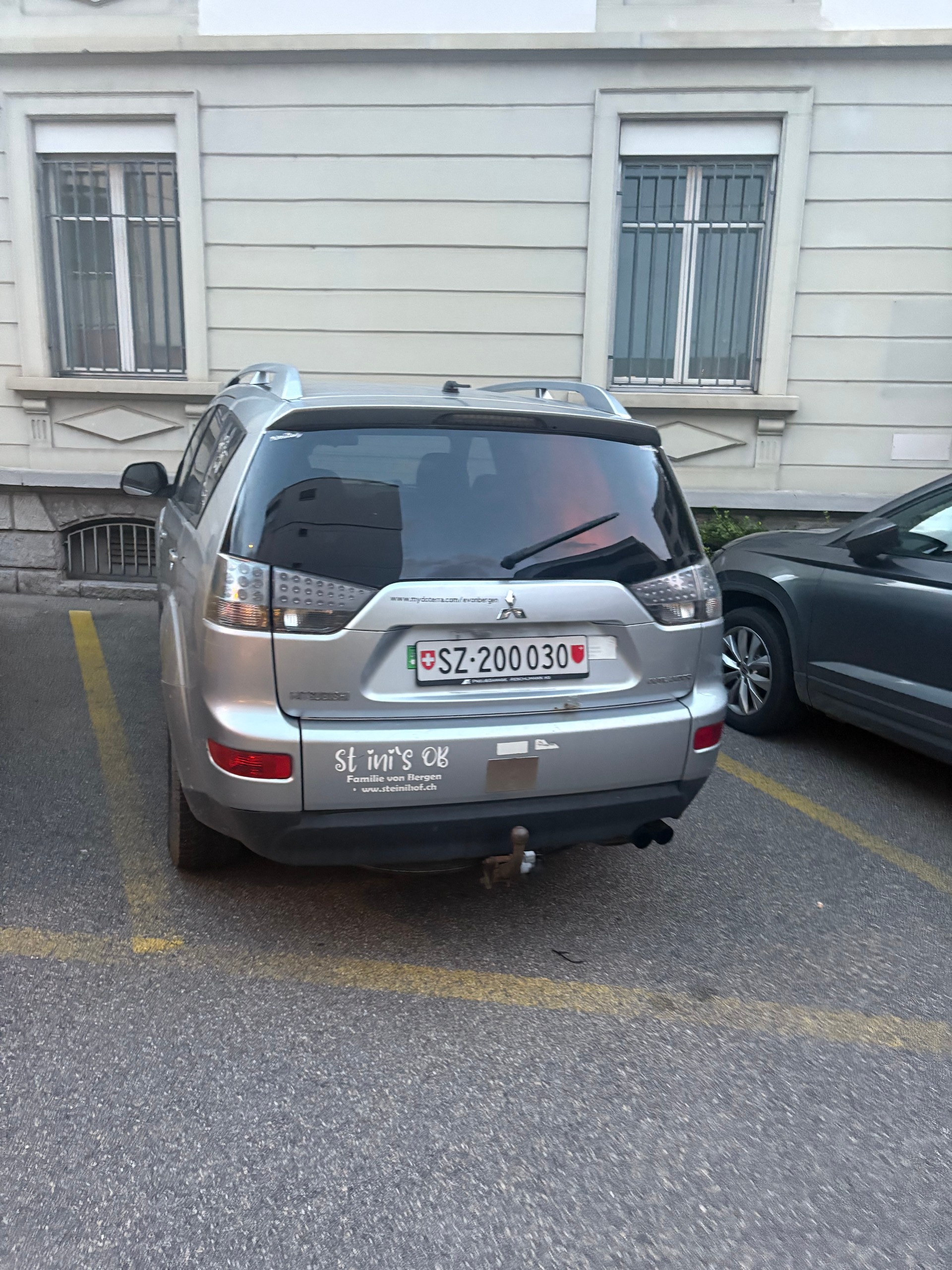 MITSUBISHI Outlander 2.0 DID Intense 4WD-image-8