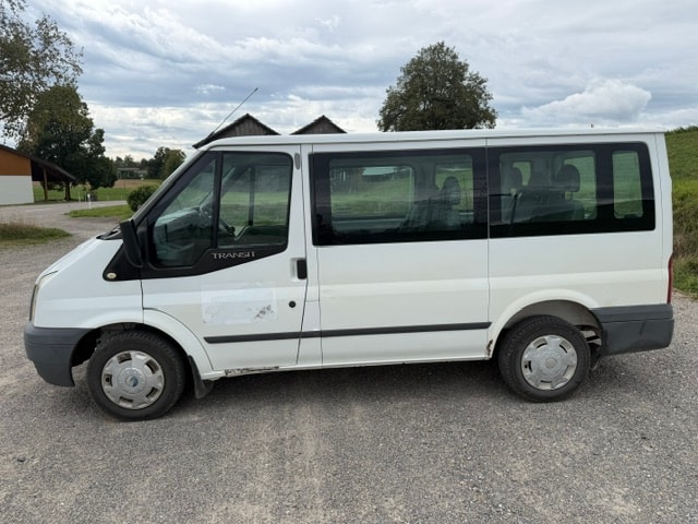 FORD Transit 2.2 TDCi 300 S Trend-image-1