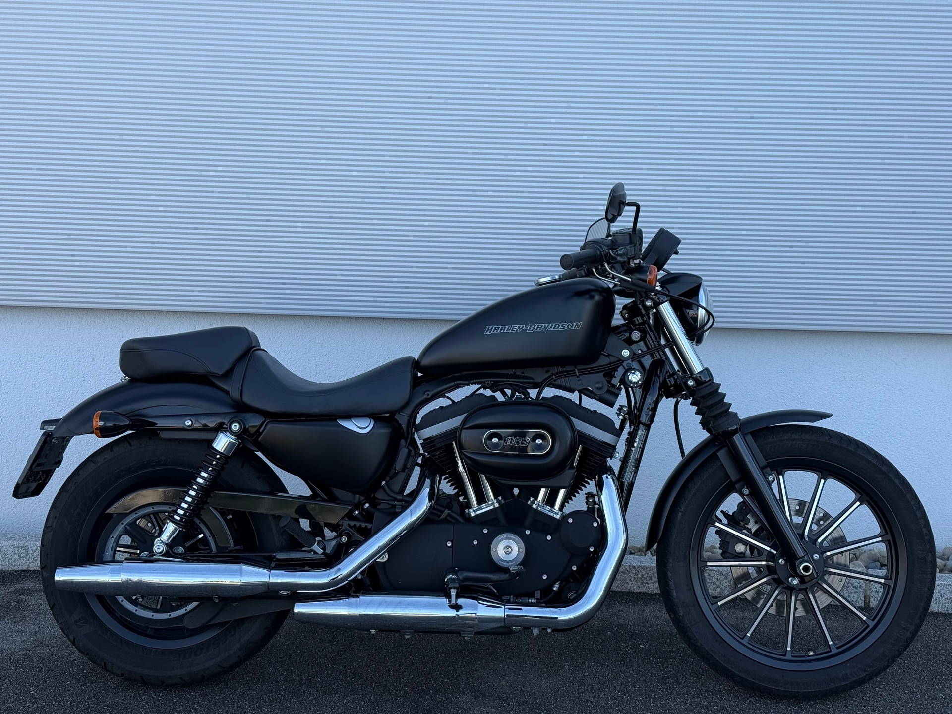 HARLEY-DAVIDSON XL 883 N Sportster Iron (25kW)-image-0