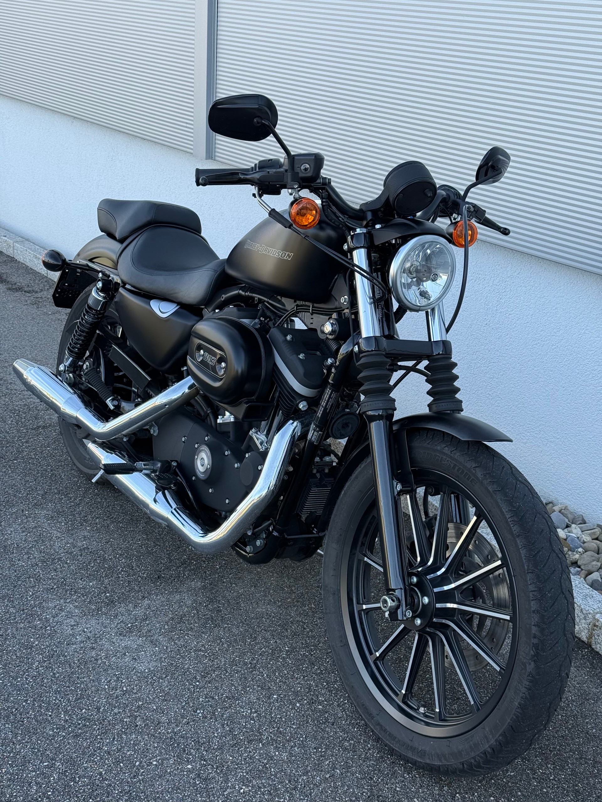 HARLEY-DAVIDSON XL 883 N Sportster Iron (25kW)-image-1