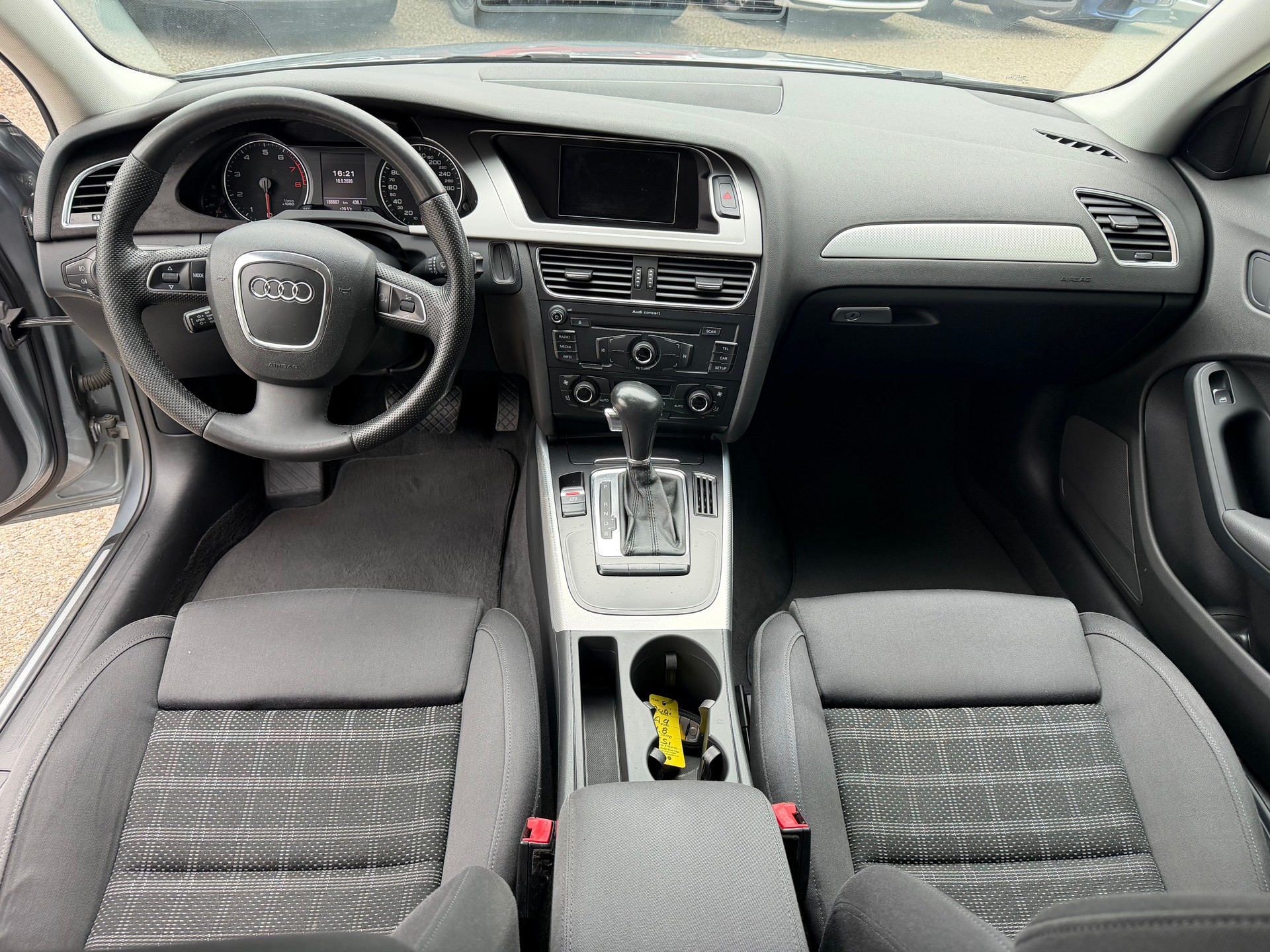 AUDI A4 Avant 1.8 TFSI multitronic-image-7