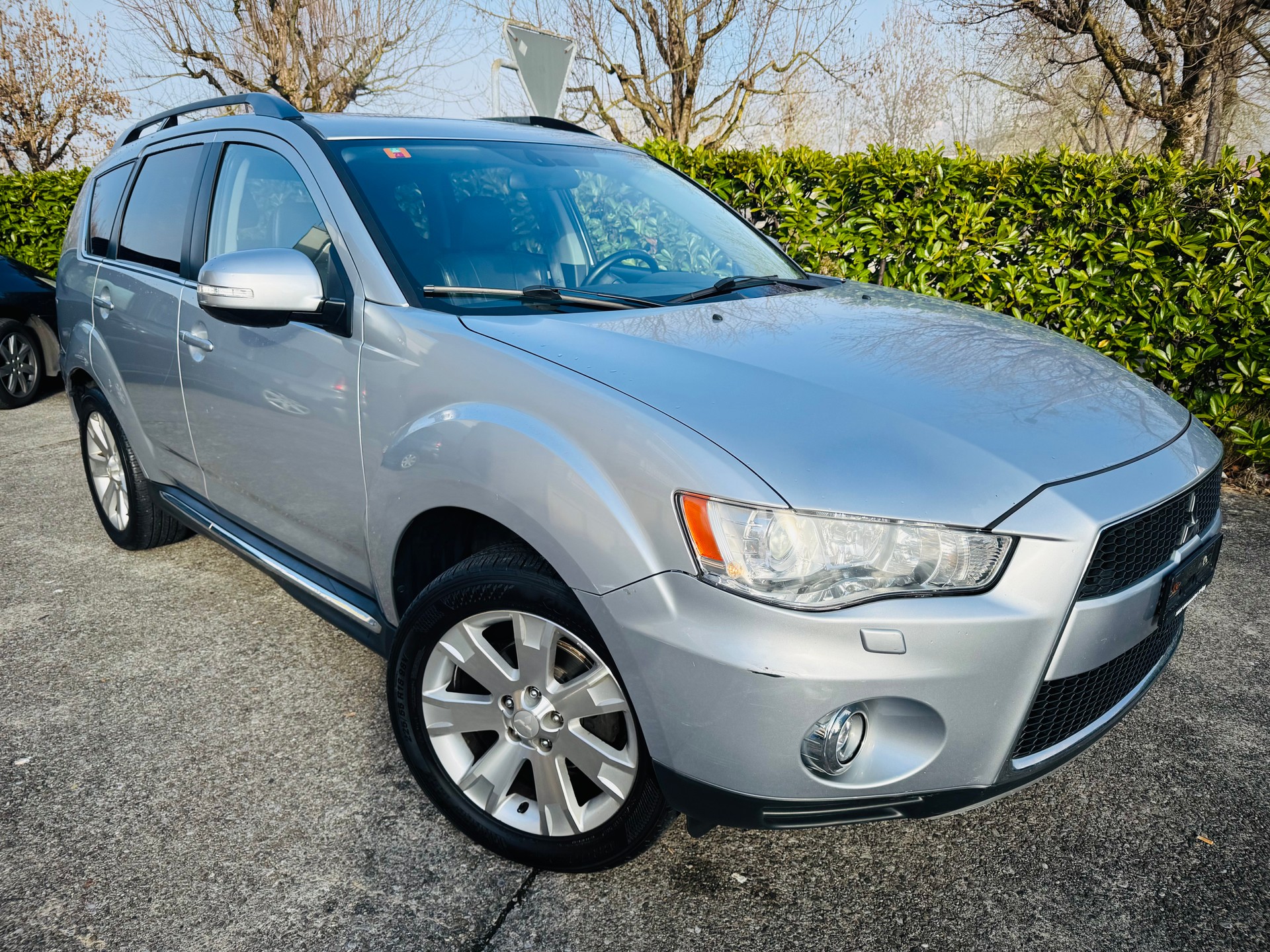 MITSUBISHI Outlander 2.4 Navigator 4WD CVT