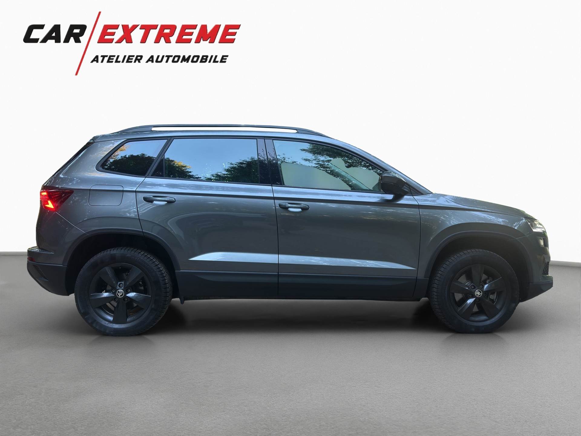 SKODA Karoq 1.5 TSI Dynamic DSG-showroom-element-3